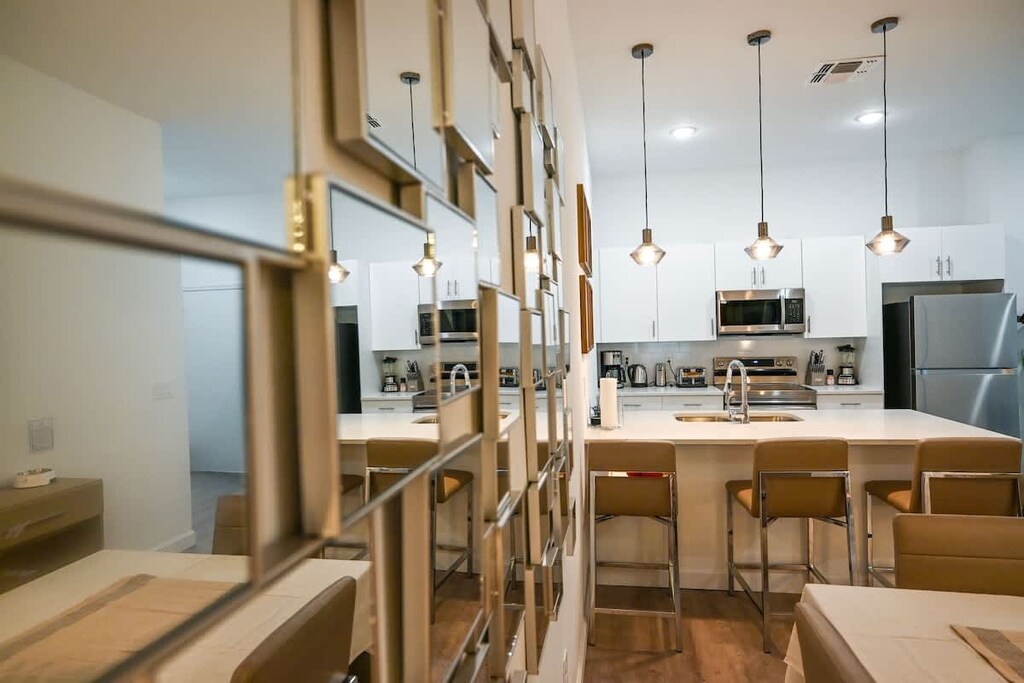 Fully equipped modern kitchen, ready for all your culinary needs.