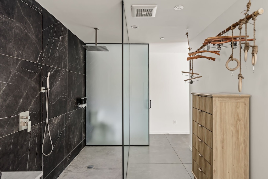 Primary ensuite bathroom.