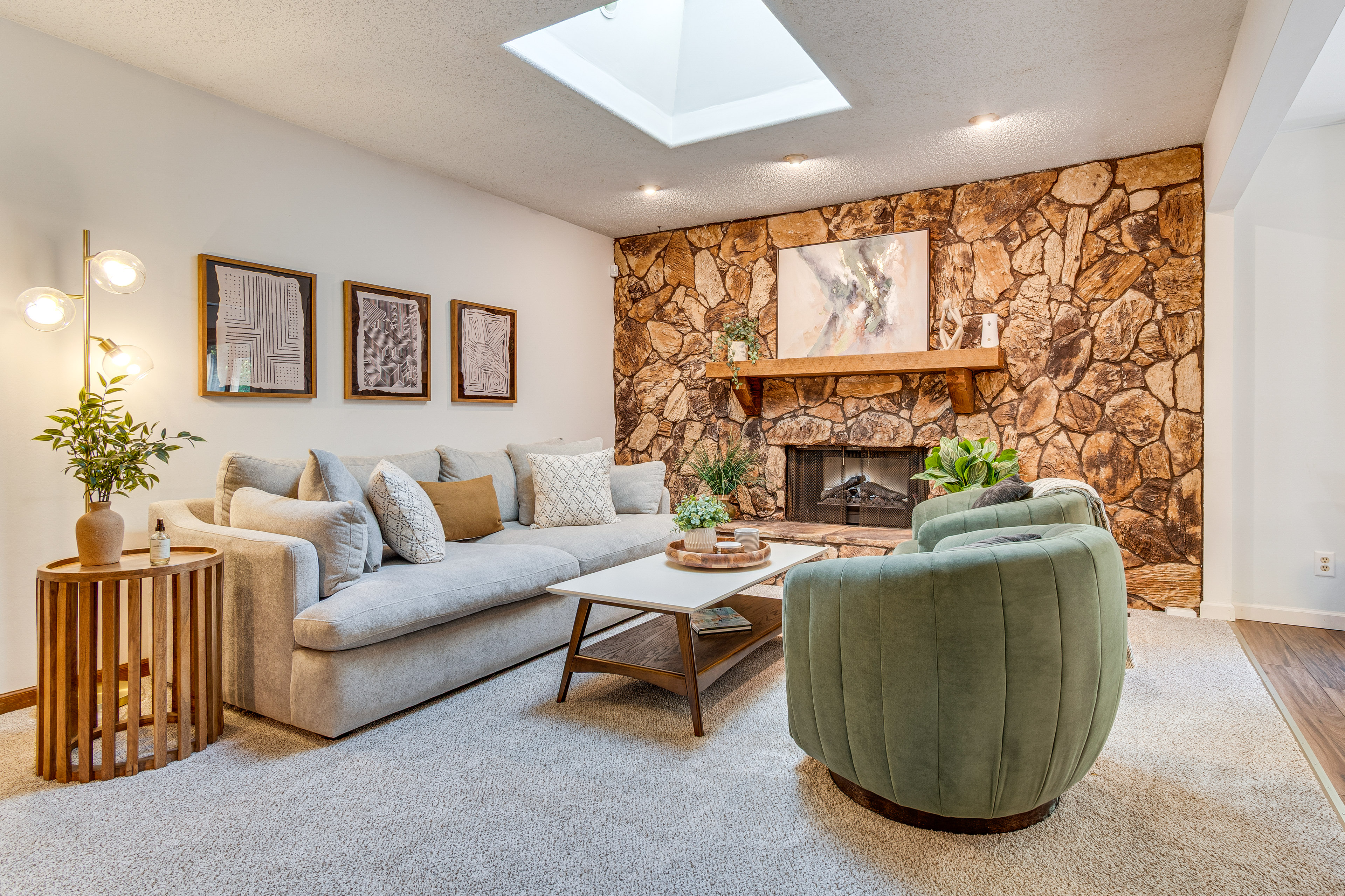 4 Mi to Capitol: Spacious Springfield Home w/ Deck