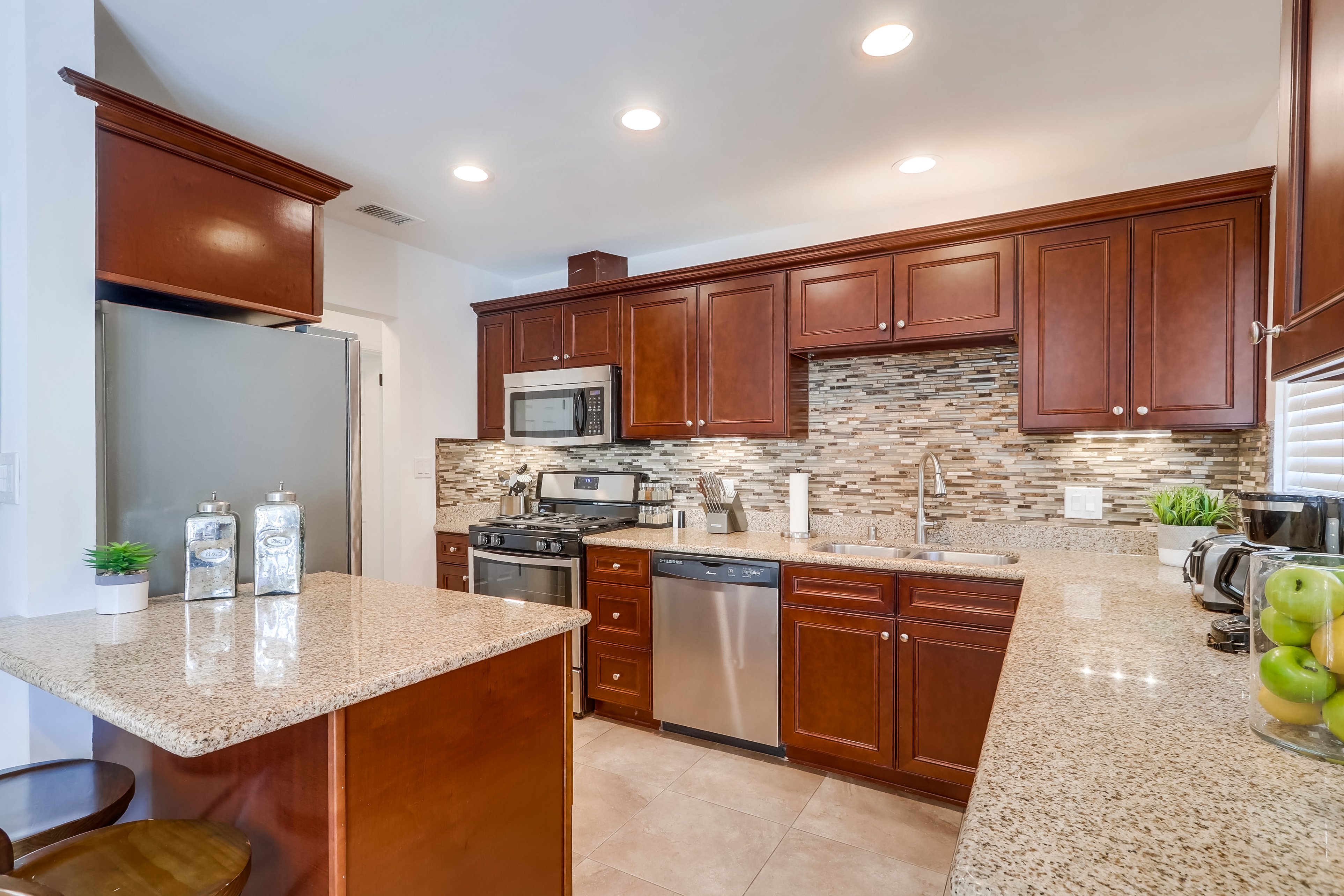 Cozy Pool & Jacuzzi Home with Game Room