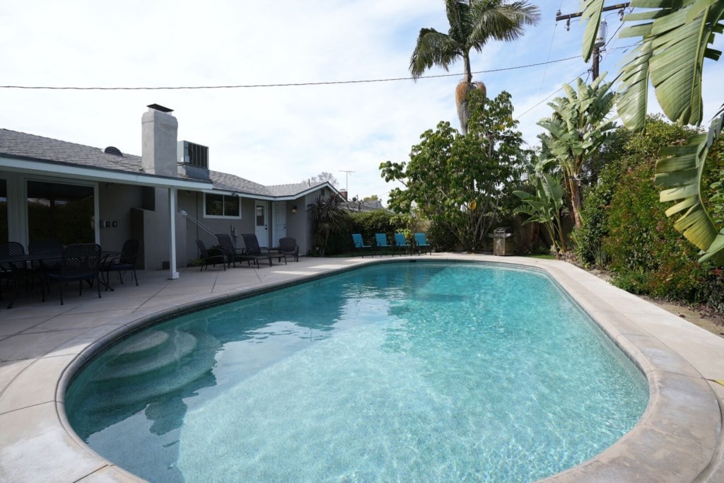 Beautiful In-ground Pool
In-ground Pool with outdoor dining