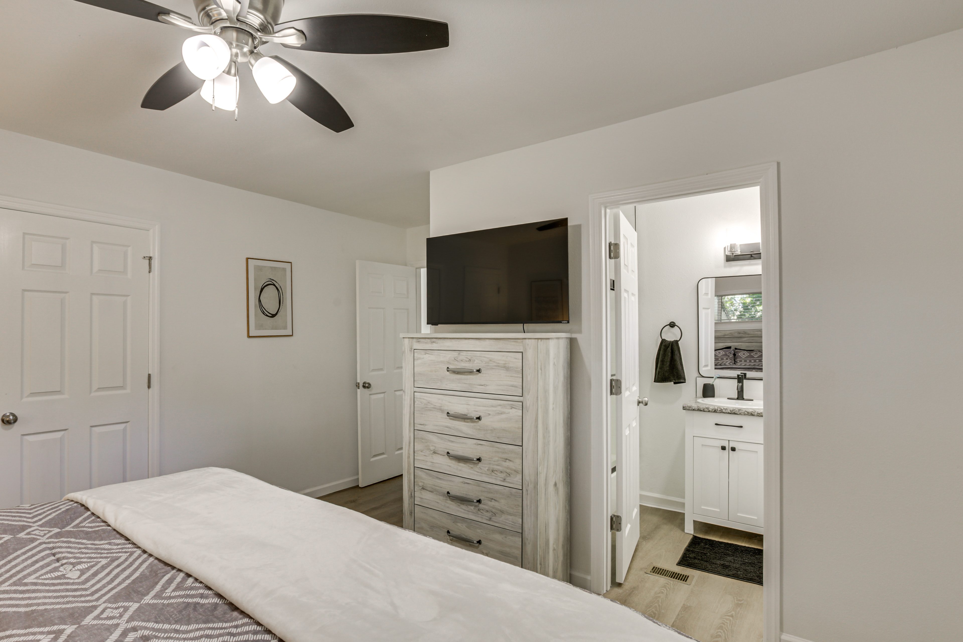 2 Mi to FSU! Group-Friendly Tallahassee Getaway