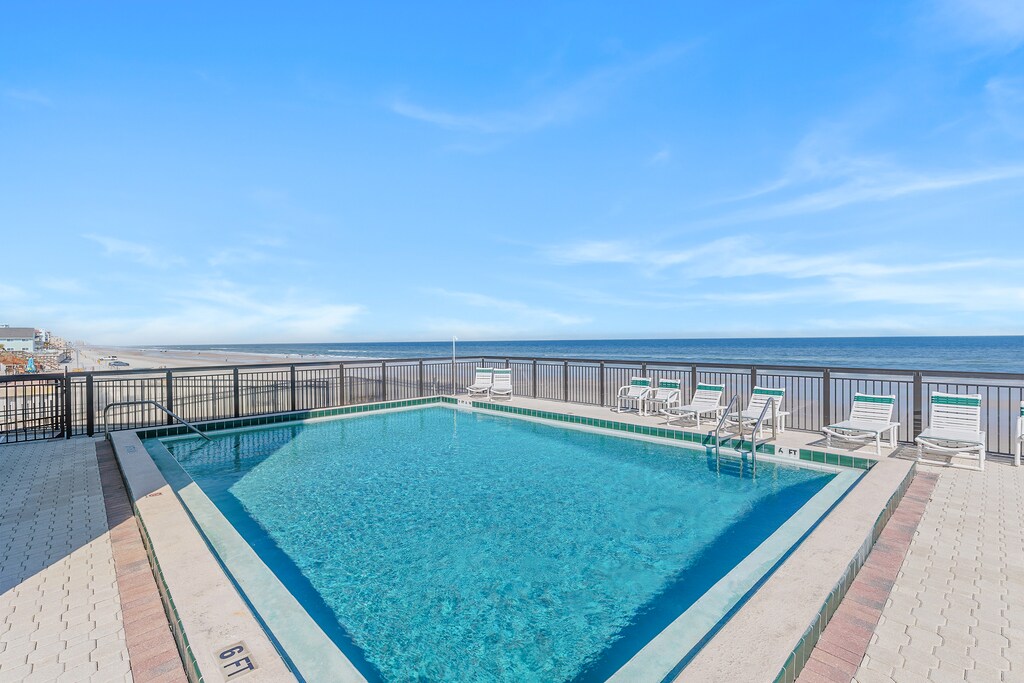 Oceanfront Pool