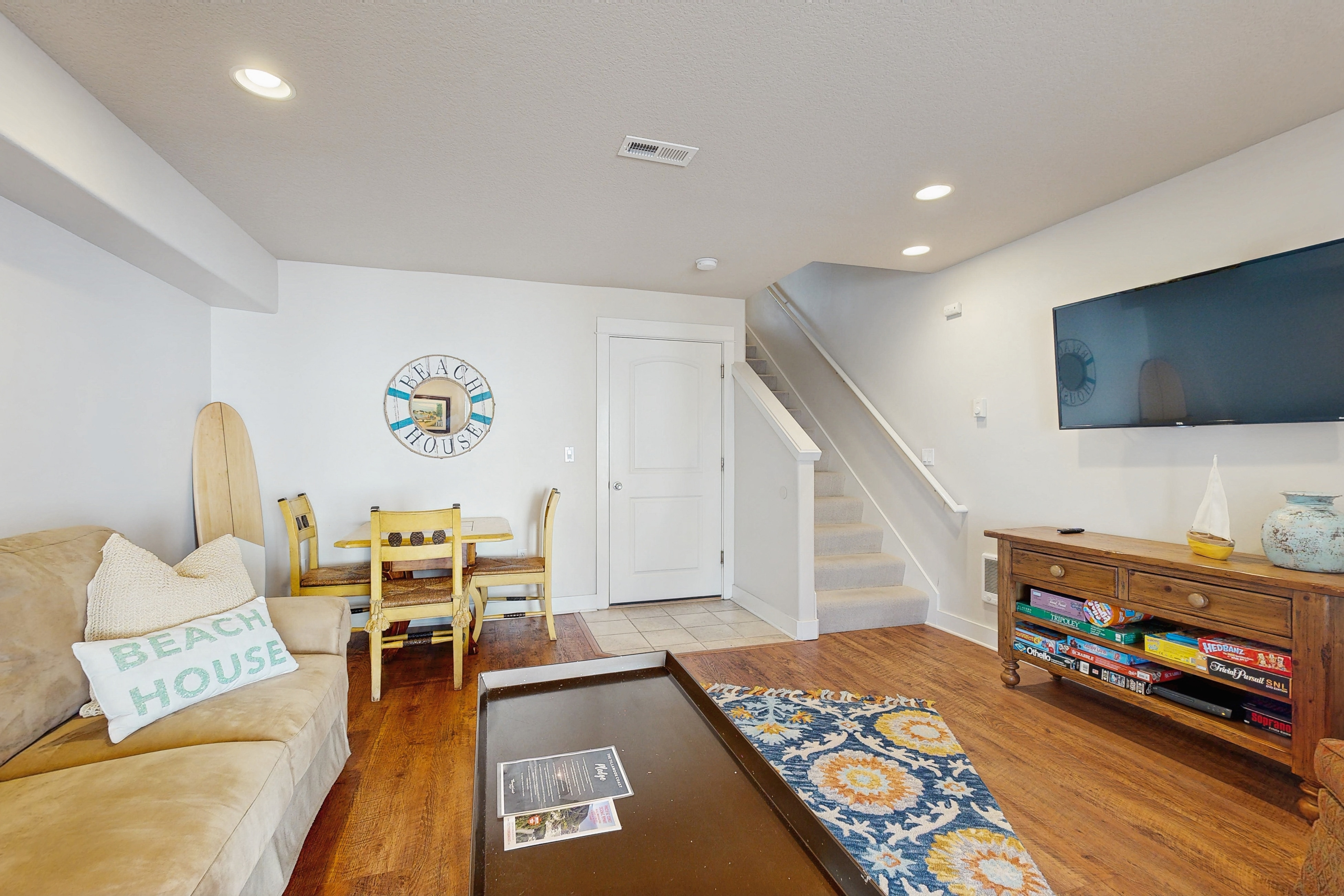 Three-Story Beach Townhouse with Ocean View, Fireplace, Gas Grill and Balcony