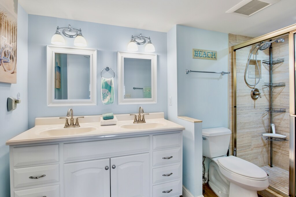 Primary Bathroom, Ensuite