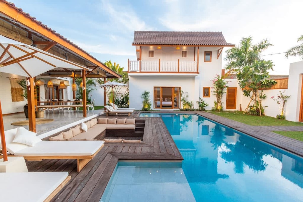 6 Bedroom with private pool