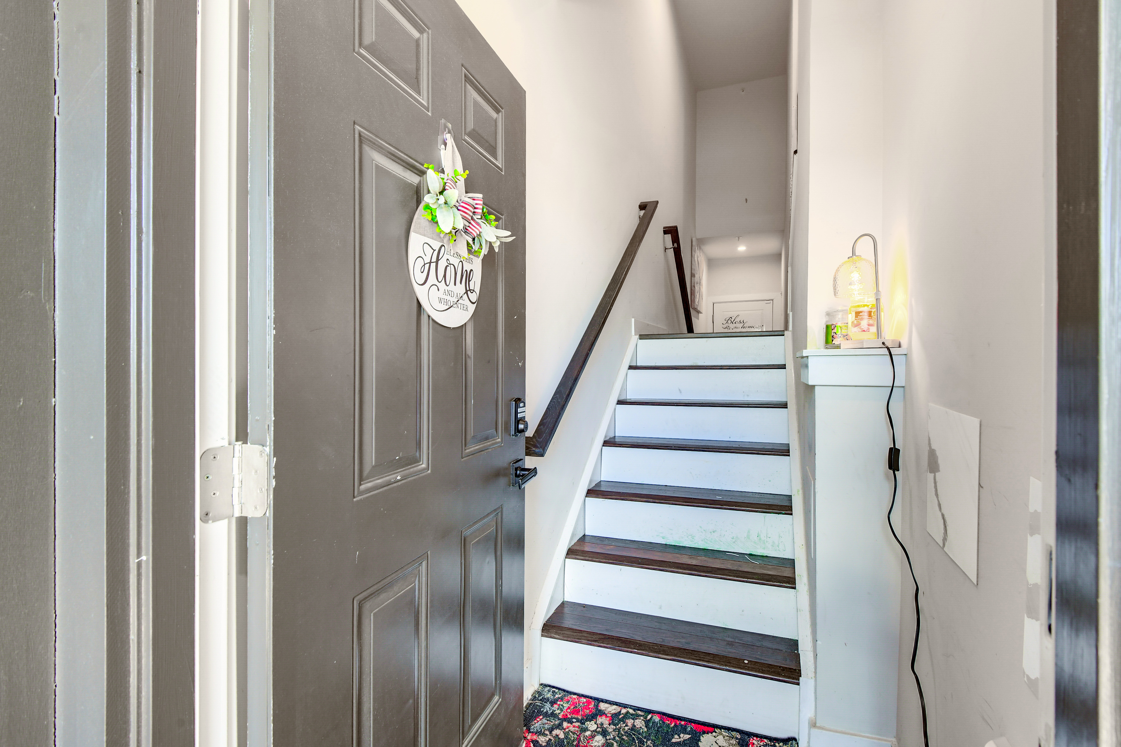 Townhome at Laurel Park: Modern & Spacious Getaway