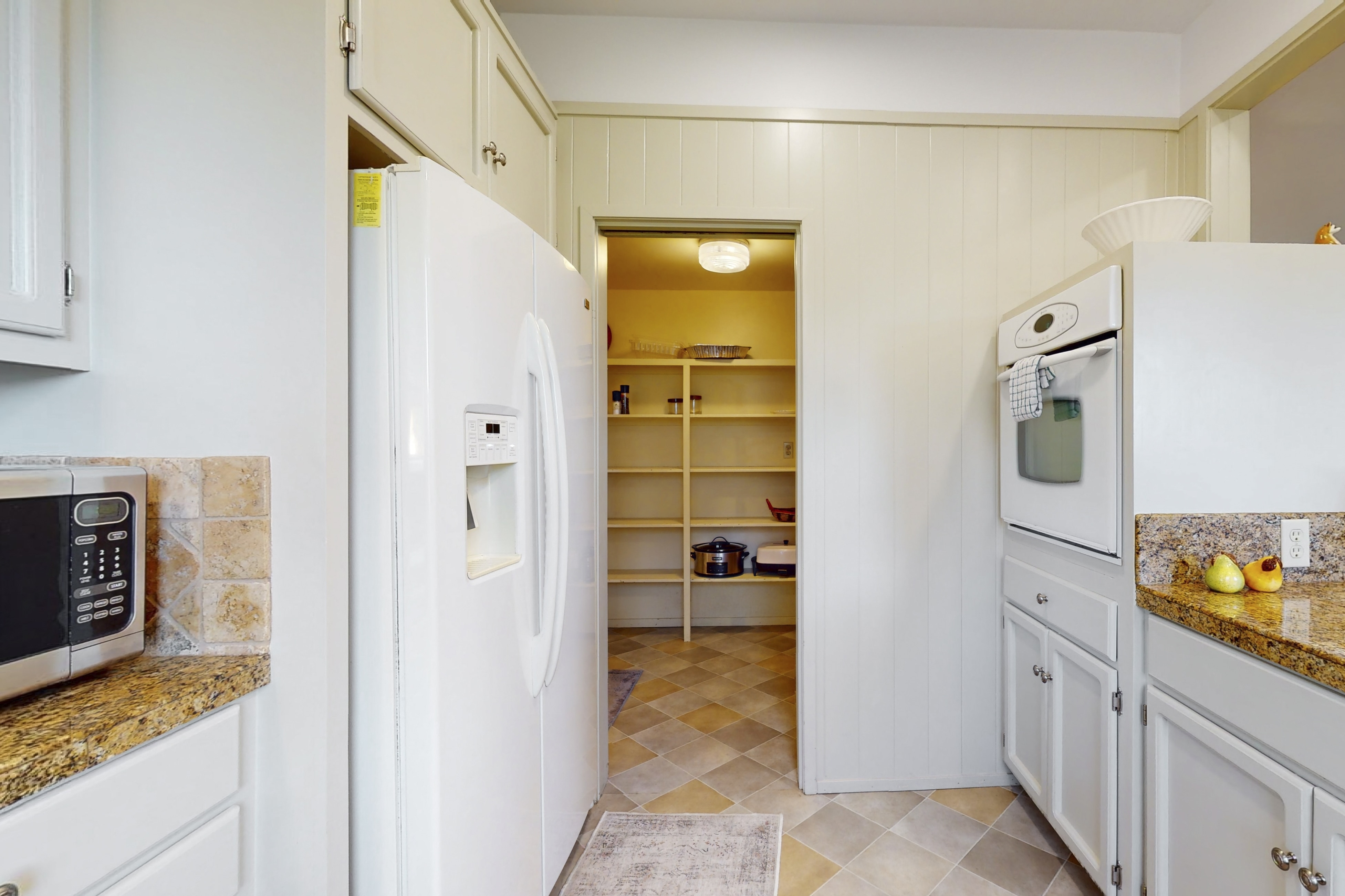 Mendocino Lodge with Hot Tub and Fireplace