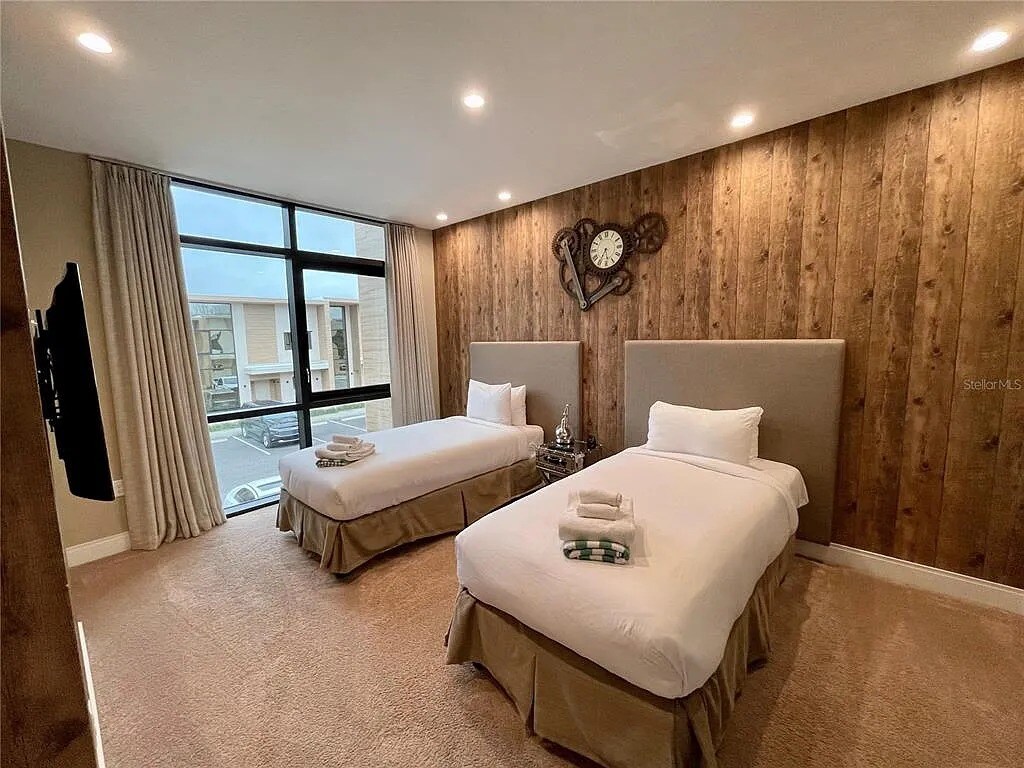 4 Bedrooms/ 5 Baths/ Magic Village Views (7483BD)