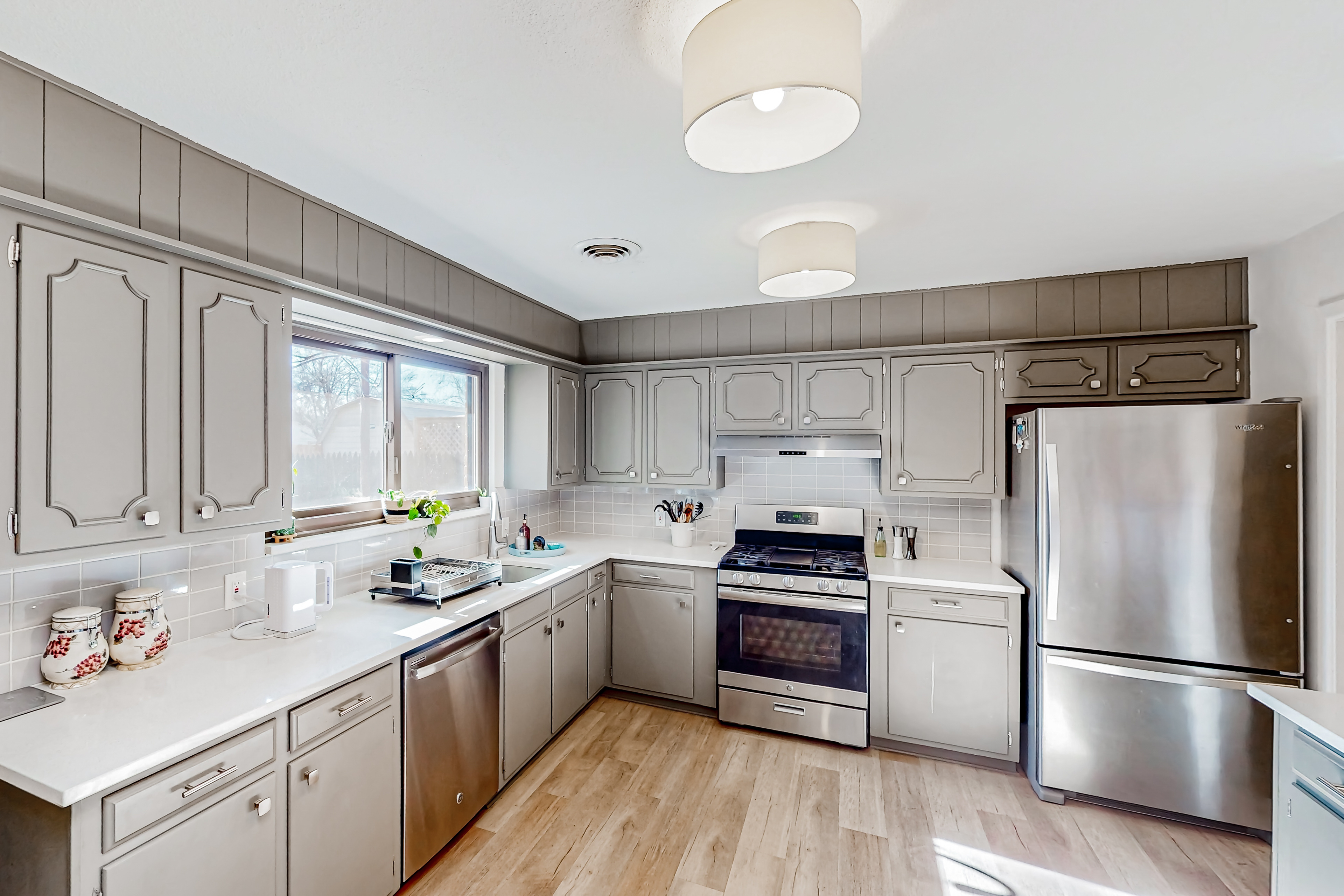 3BR Dog-Friendly mid-century modern Home w/ Yard