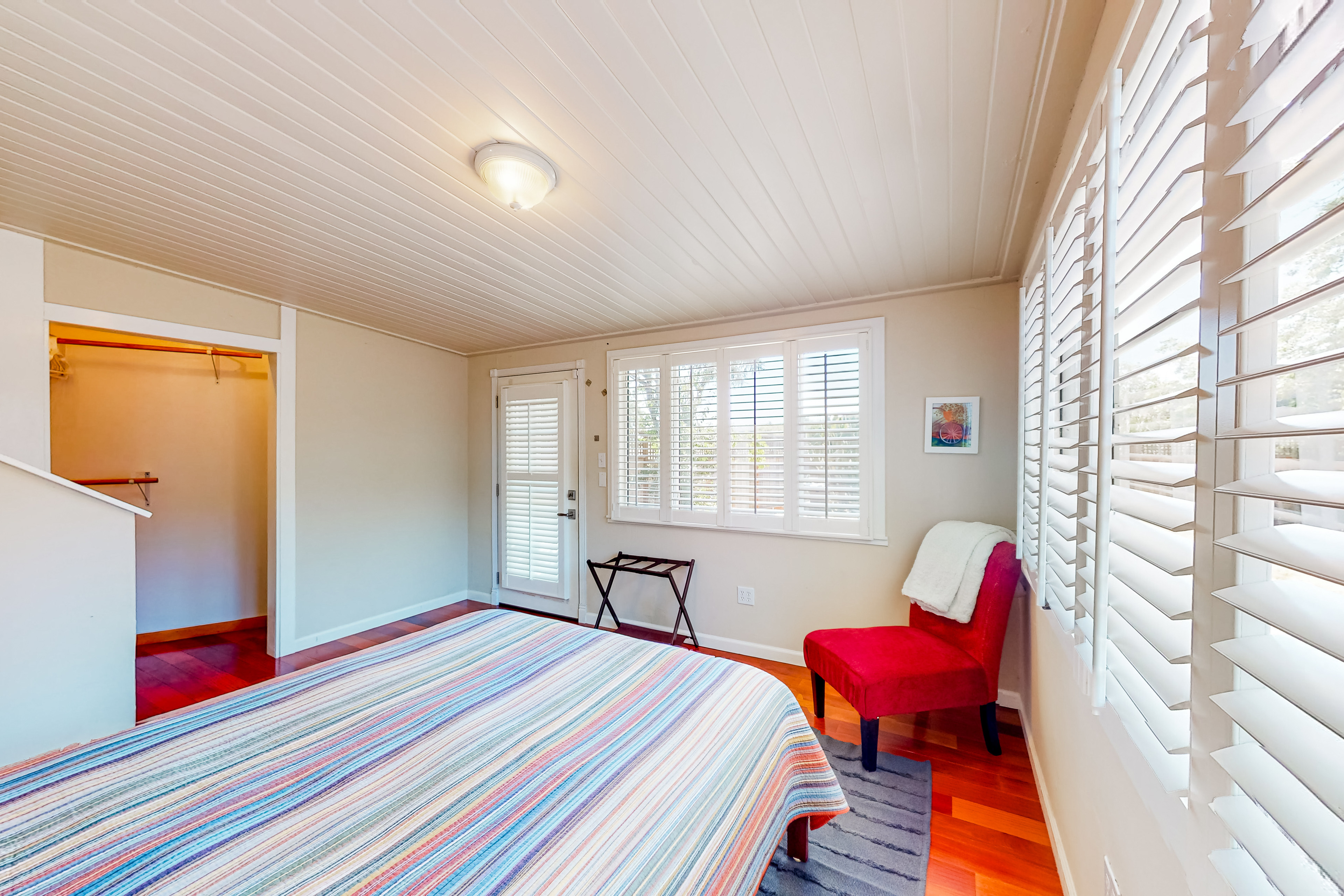 Dog-Friendly 2BR w/ Porch, Close to Everything