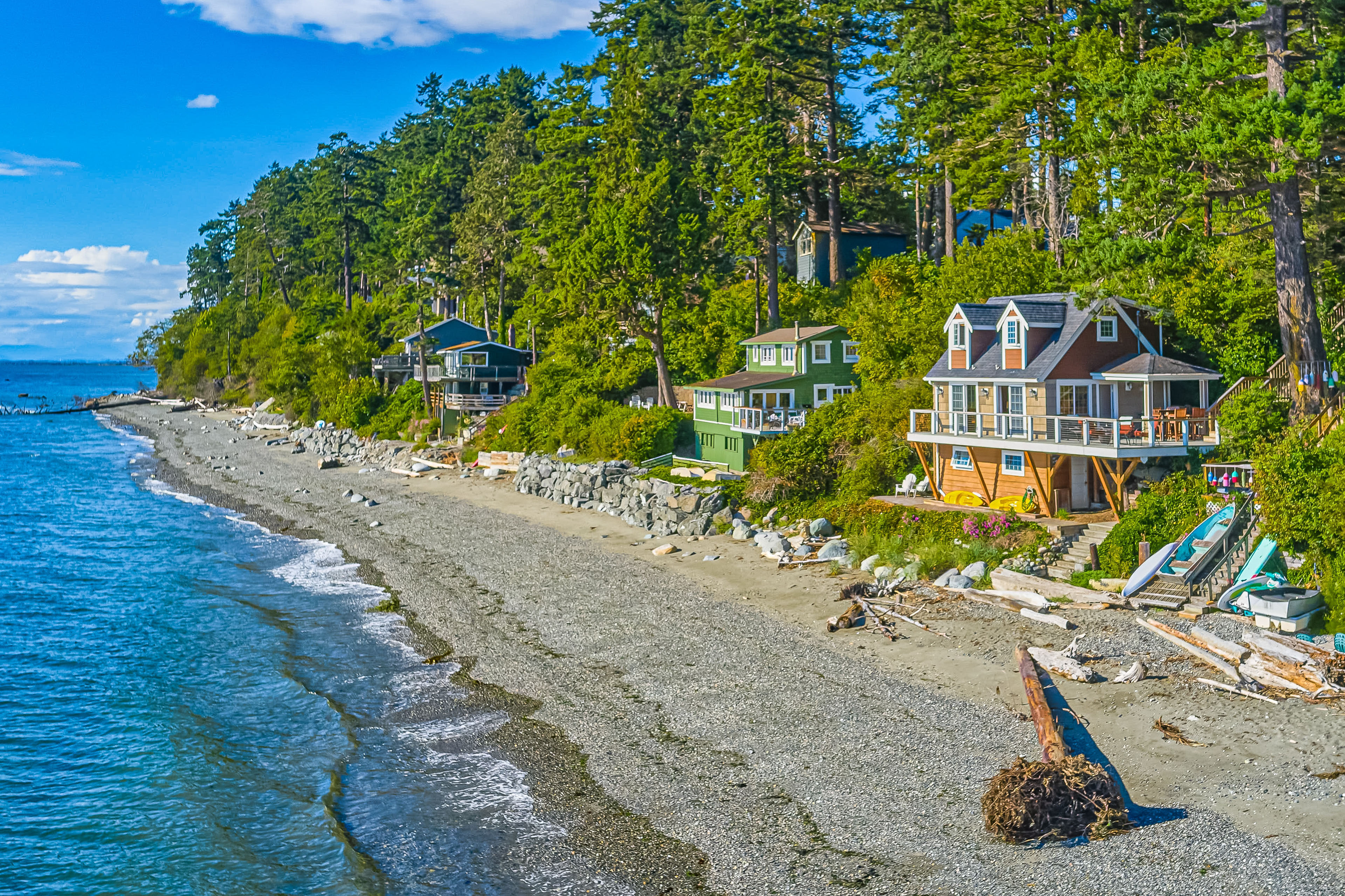 2BR Beachfront Cottage w/ Grill & Expansive Deck