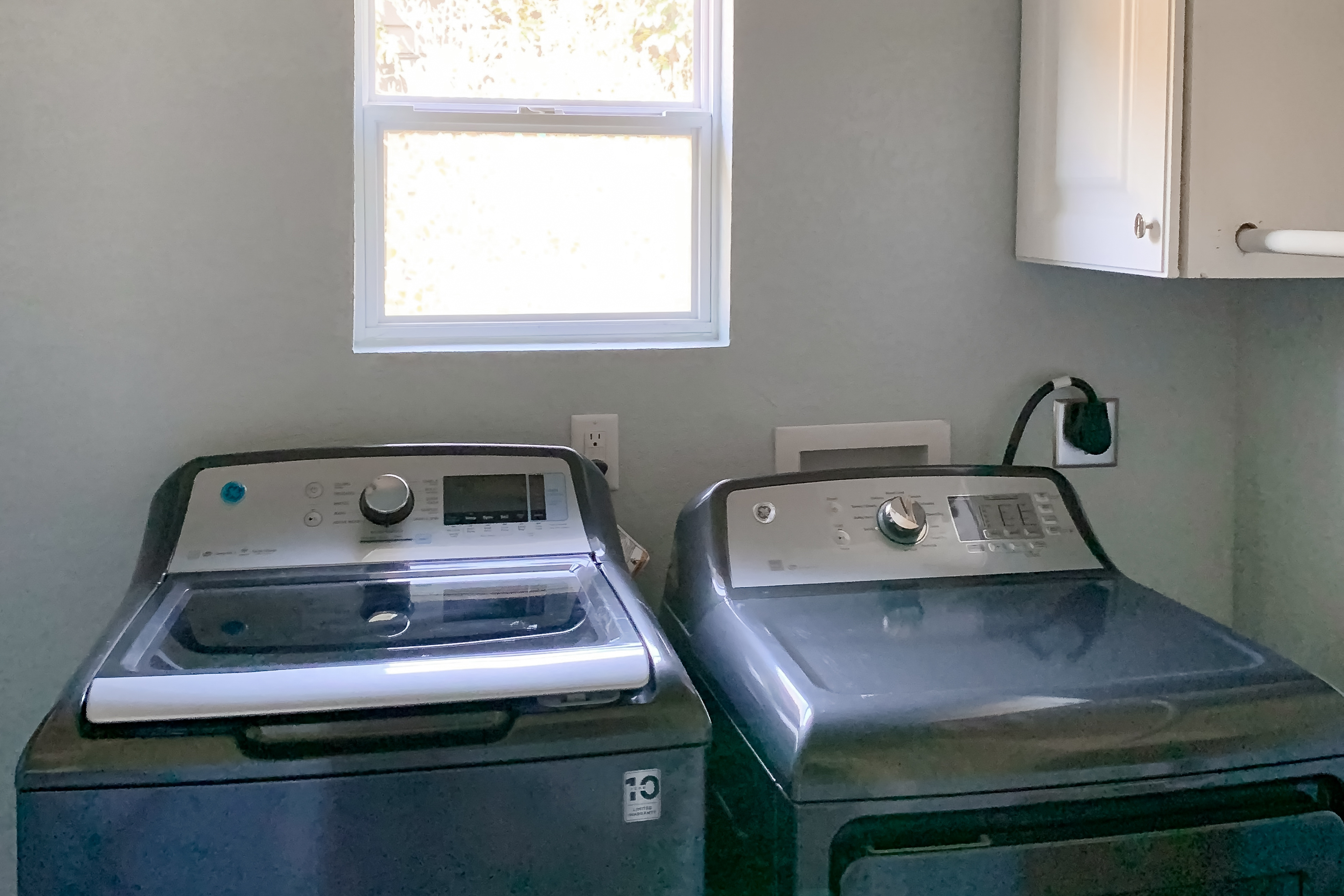 3BR Whimsical Home in a Great Location w/ Porch