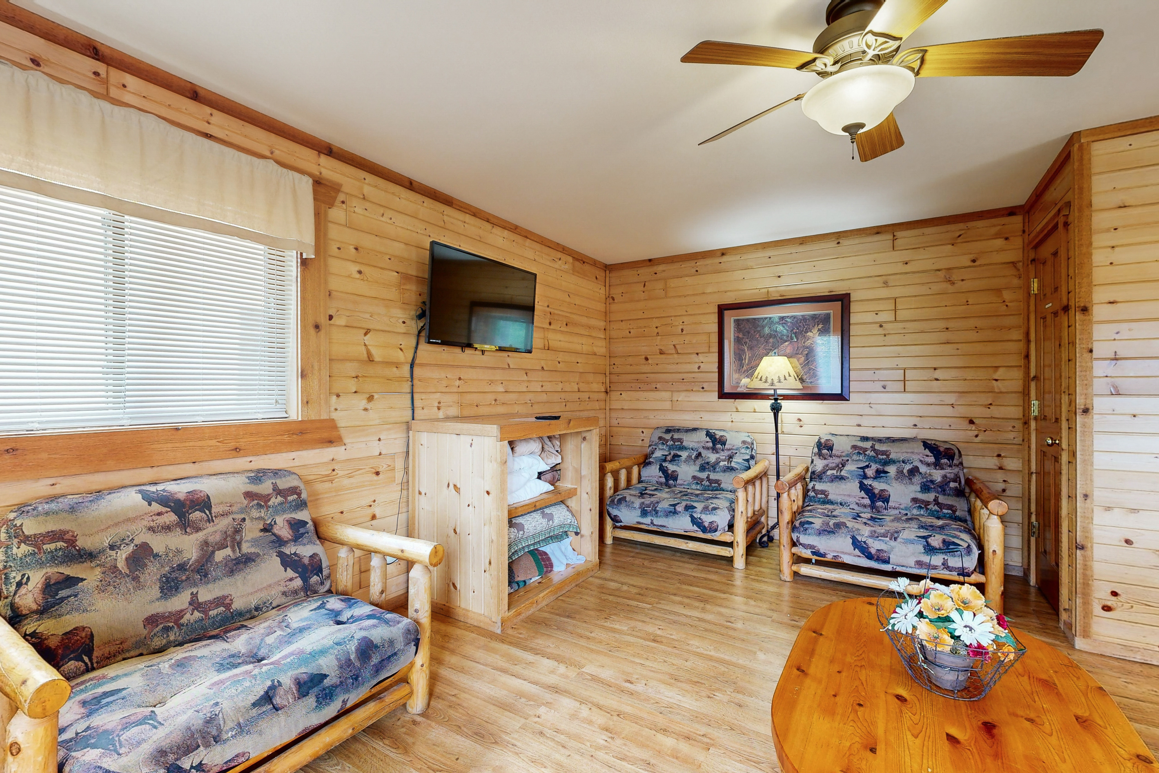 Adventure Basecamp! Three Bears Resort Retreat