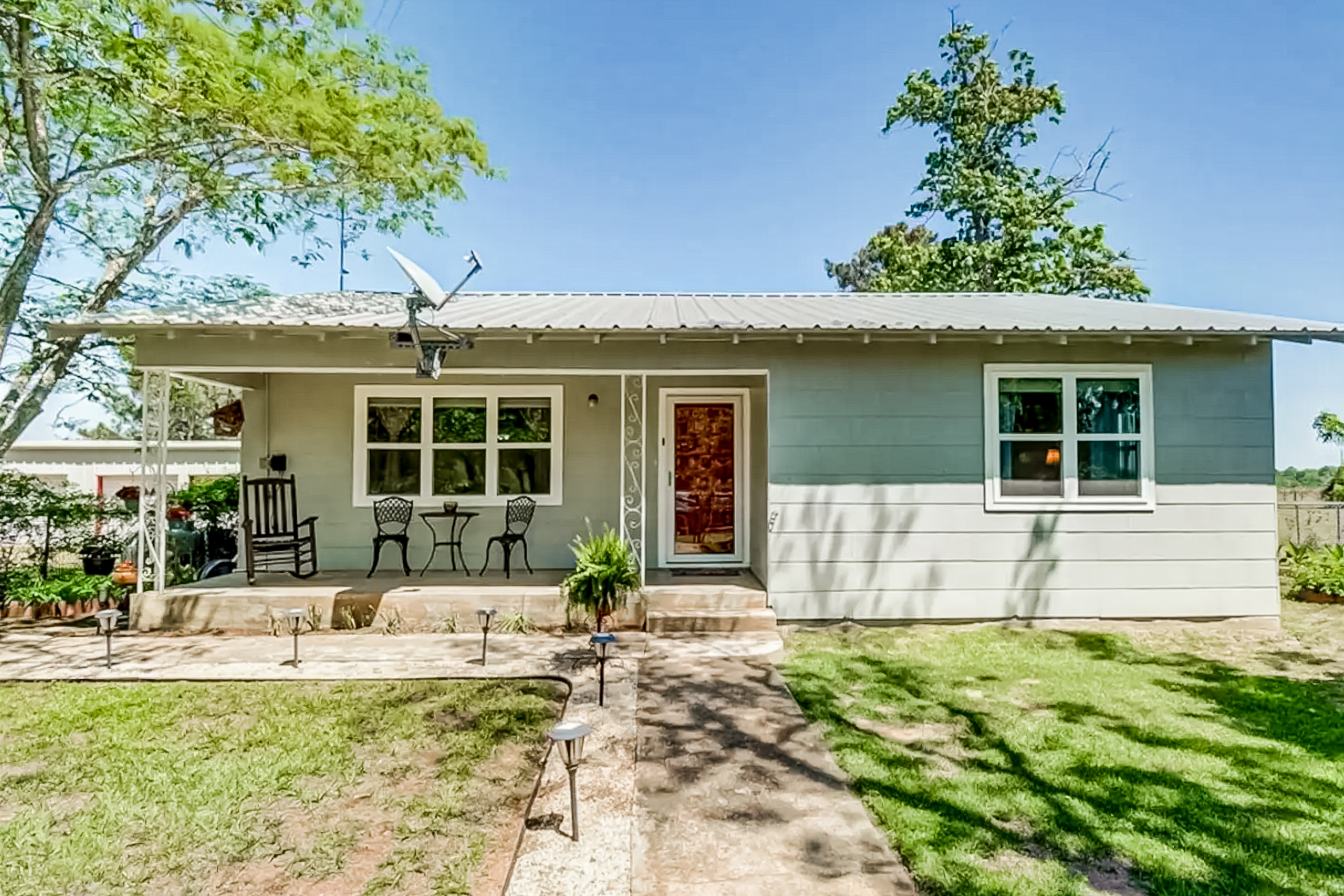 Fenced Yard! Peaceful Retreat in Smithville