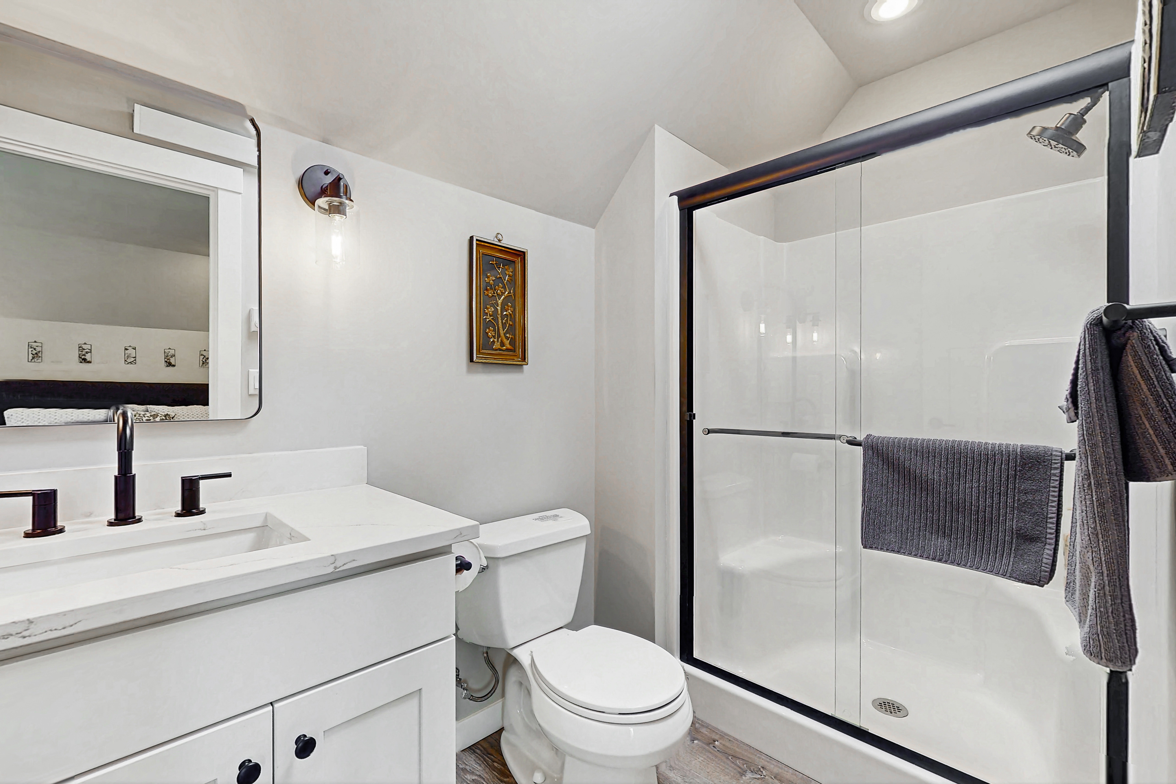 2 BR House Newly Built w/ Hot Tub & Mt Baker Views