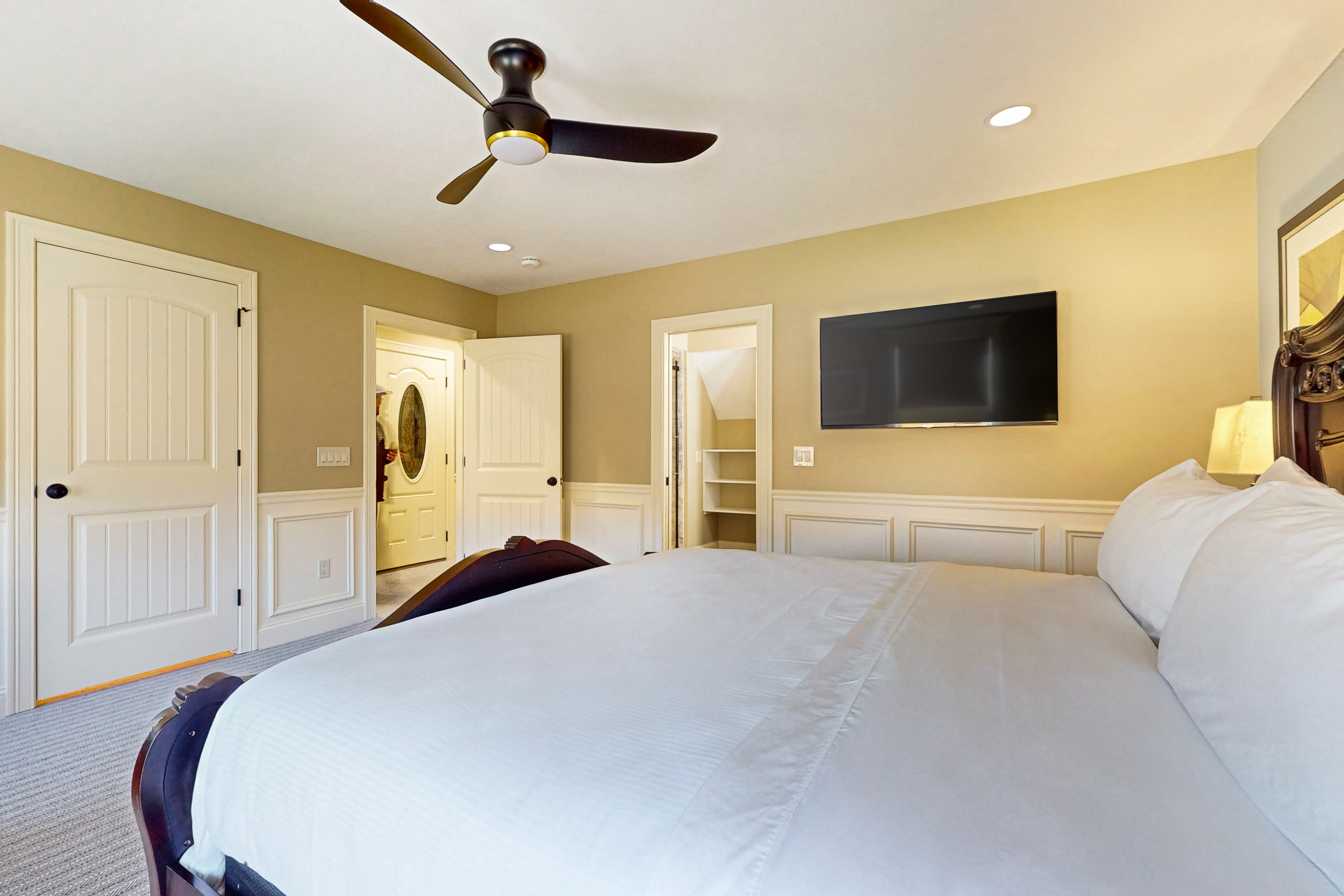 3BR Apartment Near Holyoke Medical Center & Office