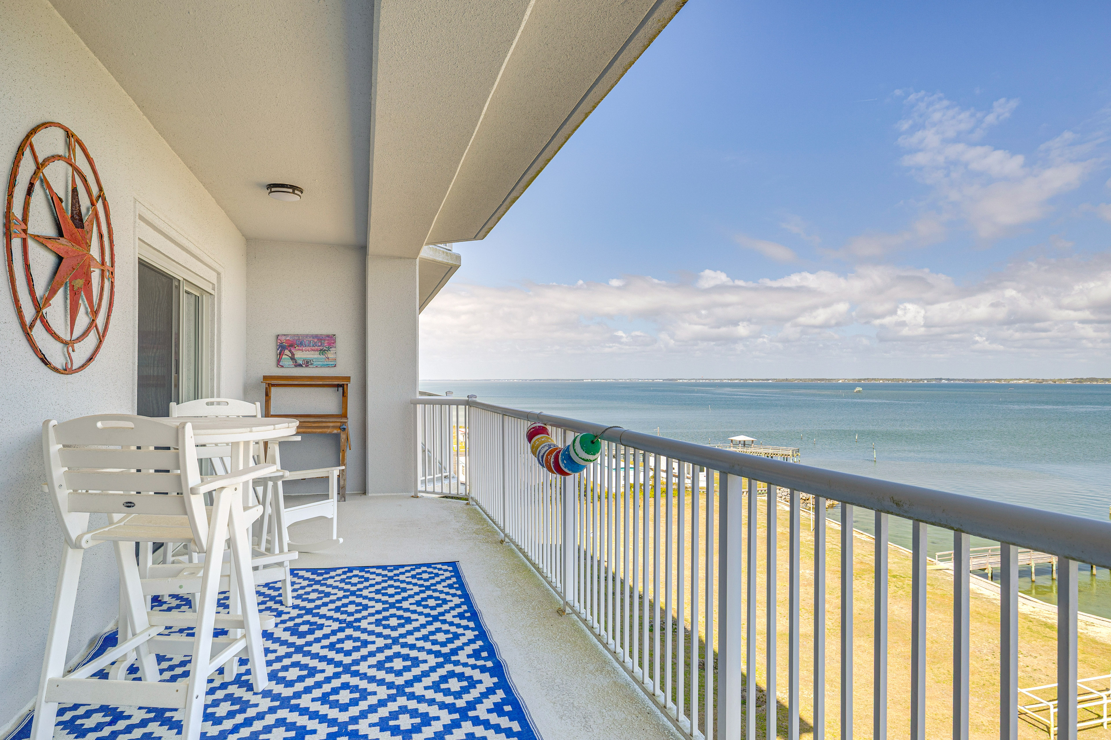 Walk to Ocean! Atlantic Beach Condo w/ Pool Access
