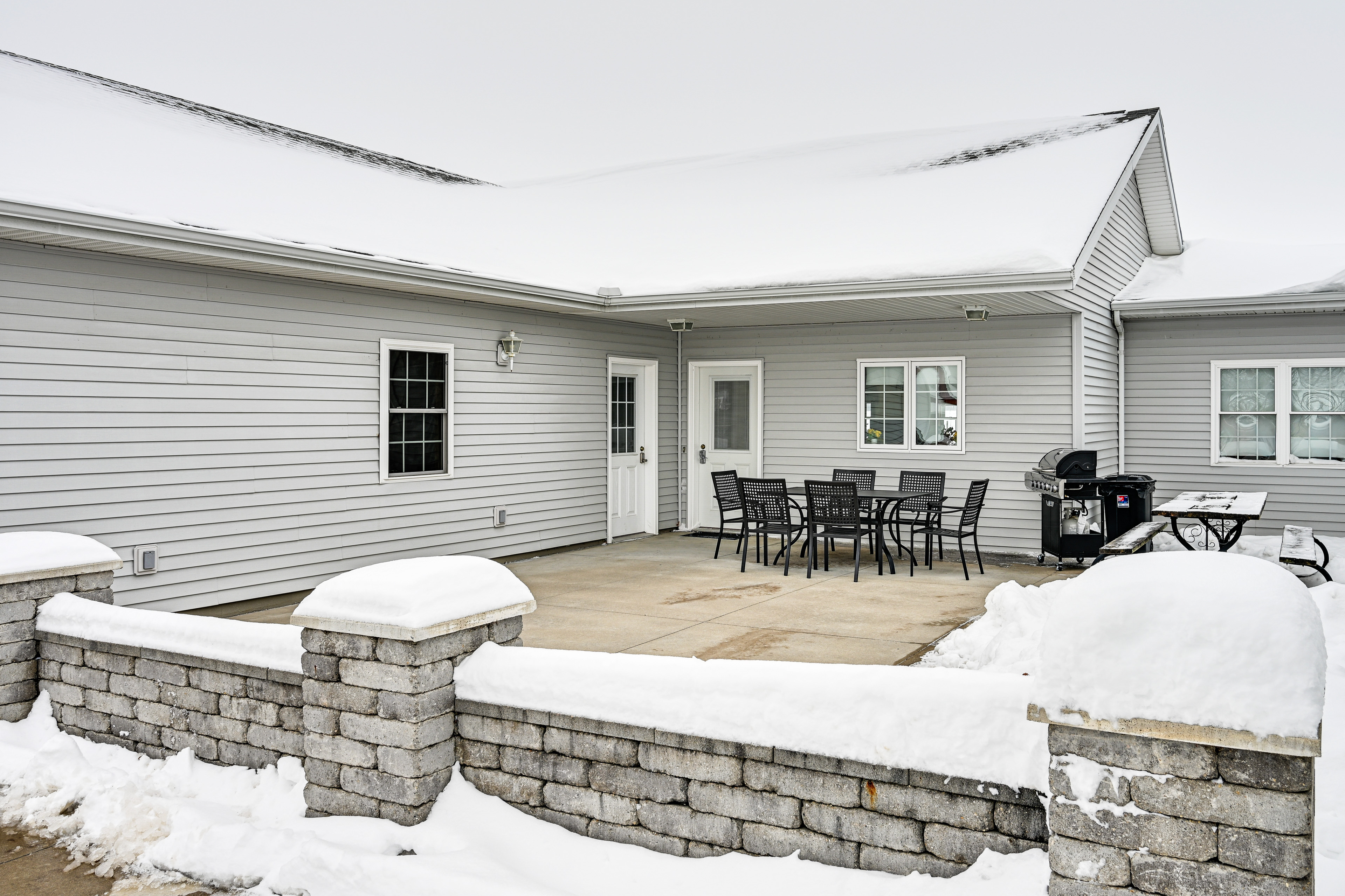 Patio & Grill! Quiet Country Stay Near Shipshewana