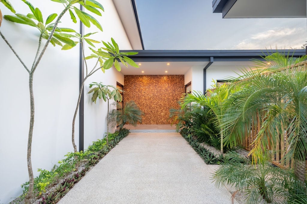 Main House – Sleeps 8