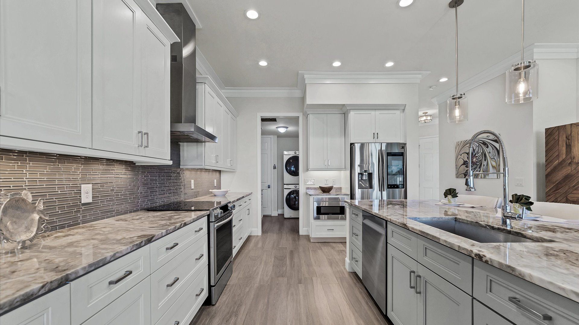 Spacious, fully-equipped kitchen