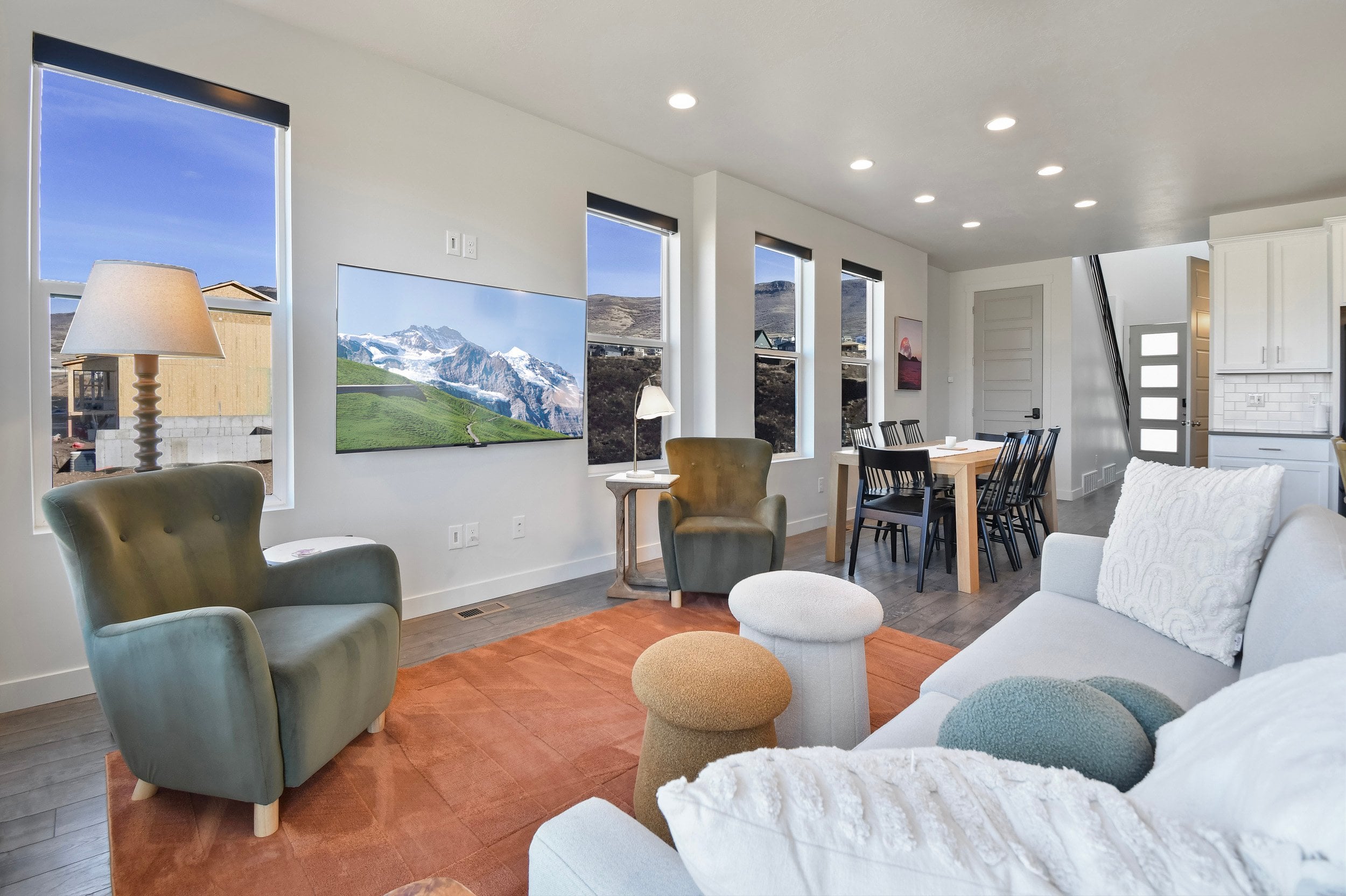 Light-Filled Nordic Retreat w/ Unobstructed Views Light-Filled Nordic Retreat w/ Unobstructed Views