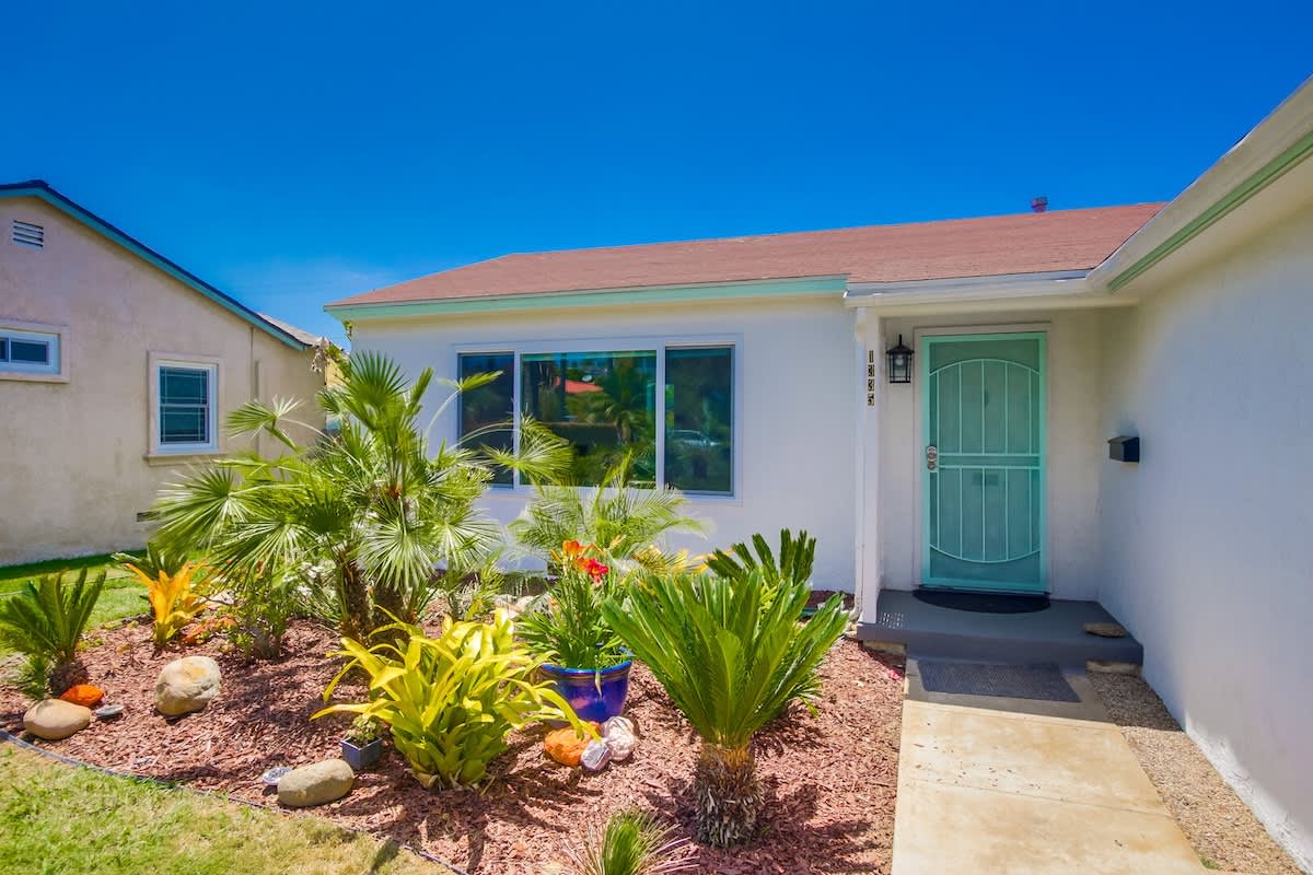 Emerald Sea - Pet Friendly beach cottage