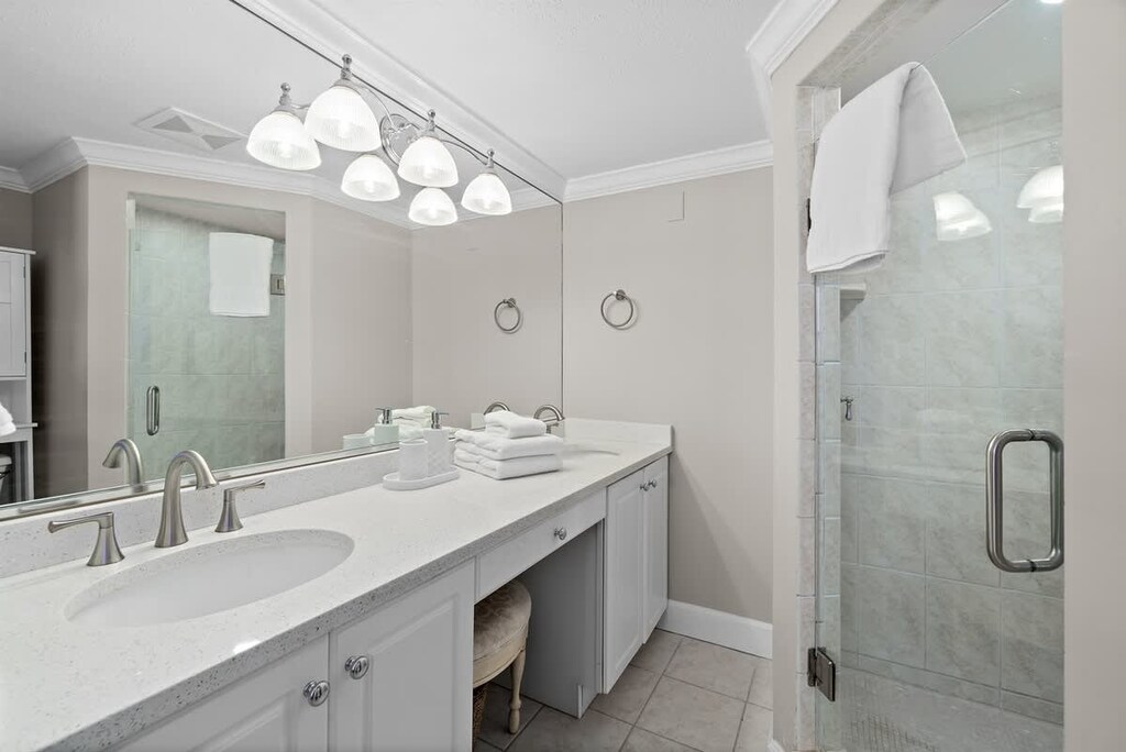 Master Ensuite Bathroom