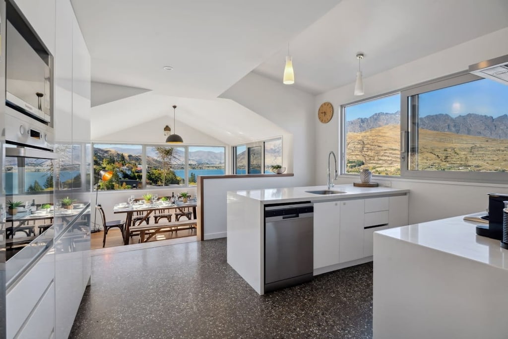 Lovely kitchen and dining room with views for miles