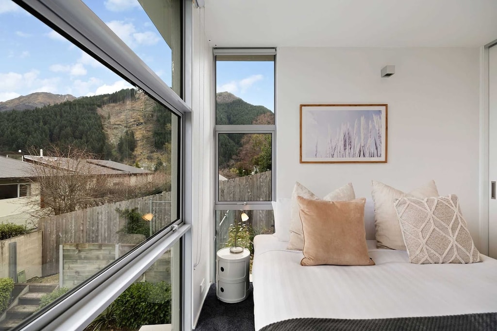 Fantastic floor to ceiling windows