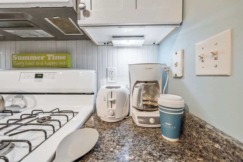 Easy mornings start here! Coffee on, toast up, day ahead.