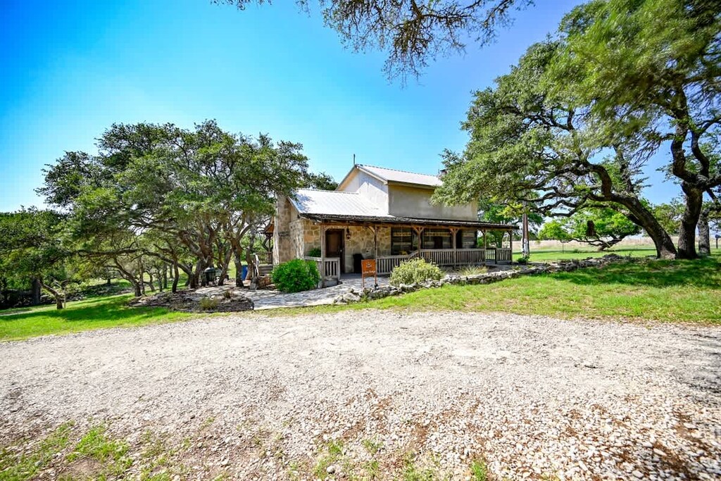 Guesthouse Exterior