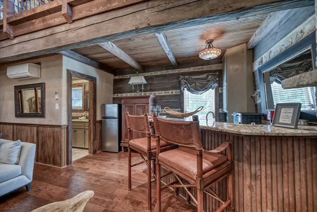 Guesthouse Dining Area
