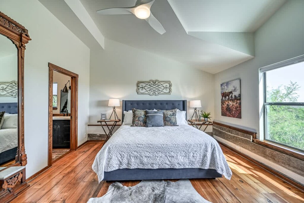 Main House Bedroom 2