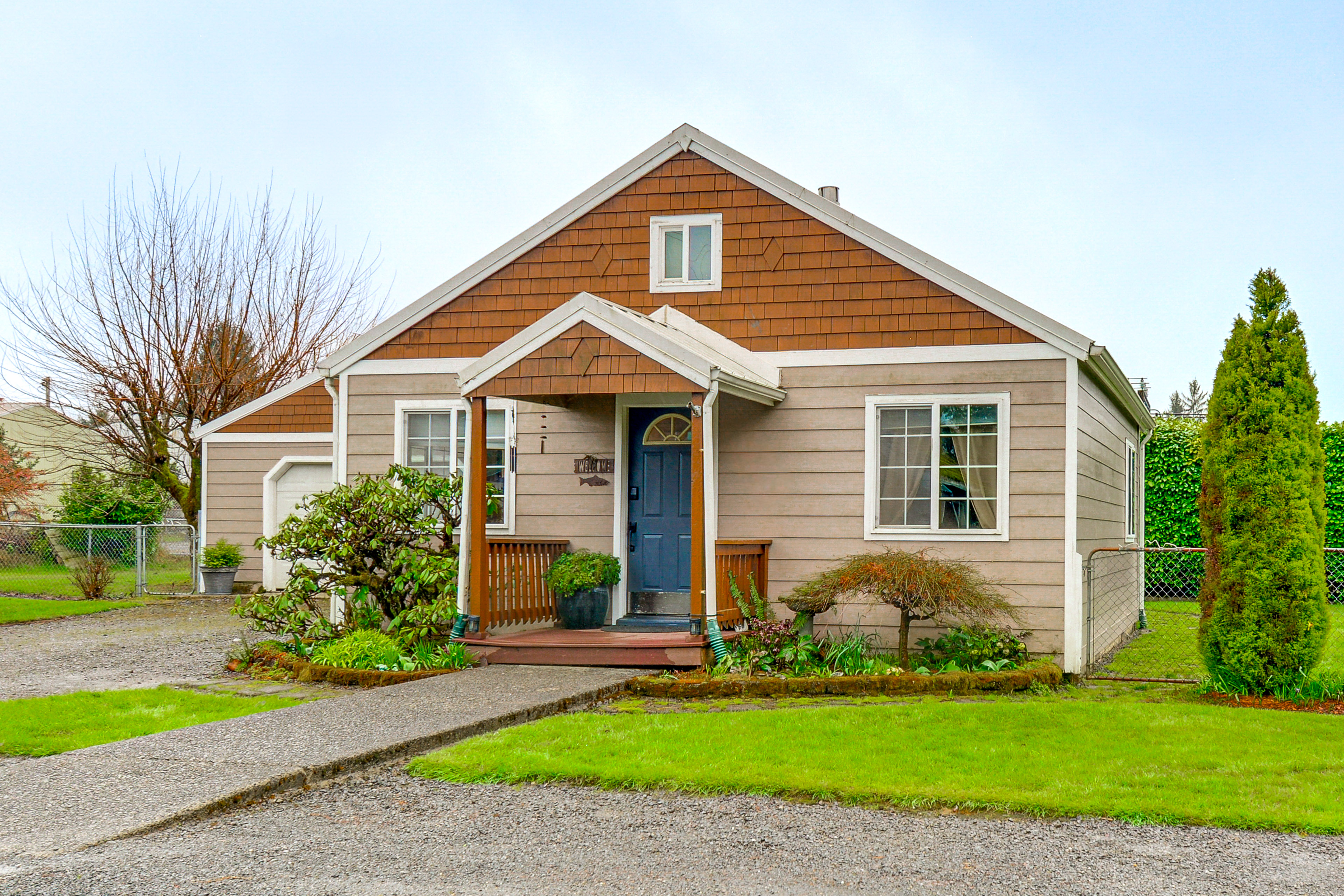 Walk to ‘Twilight’ Sites! Forks Home w/ Hot Tub