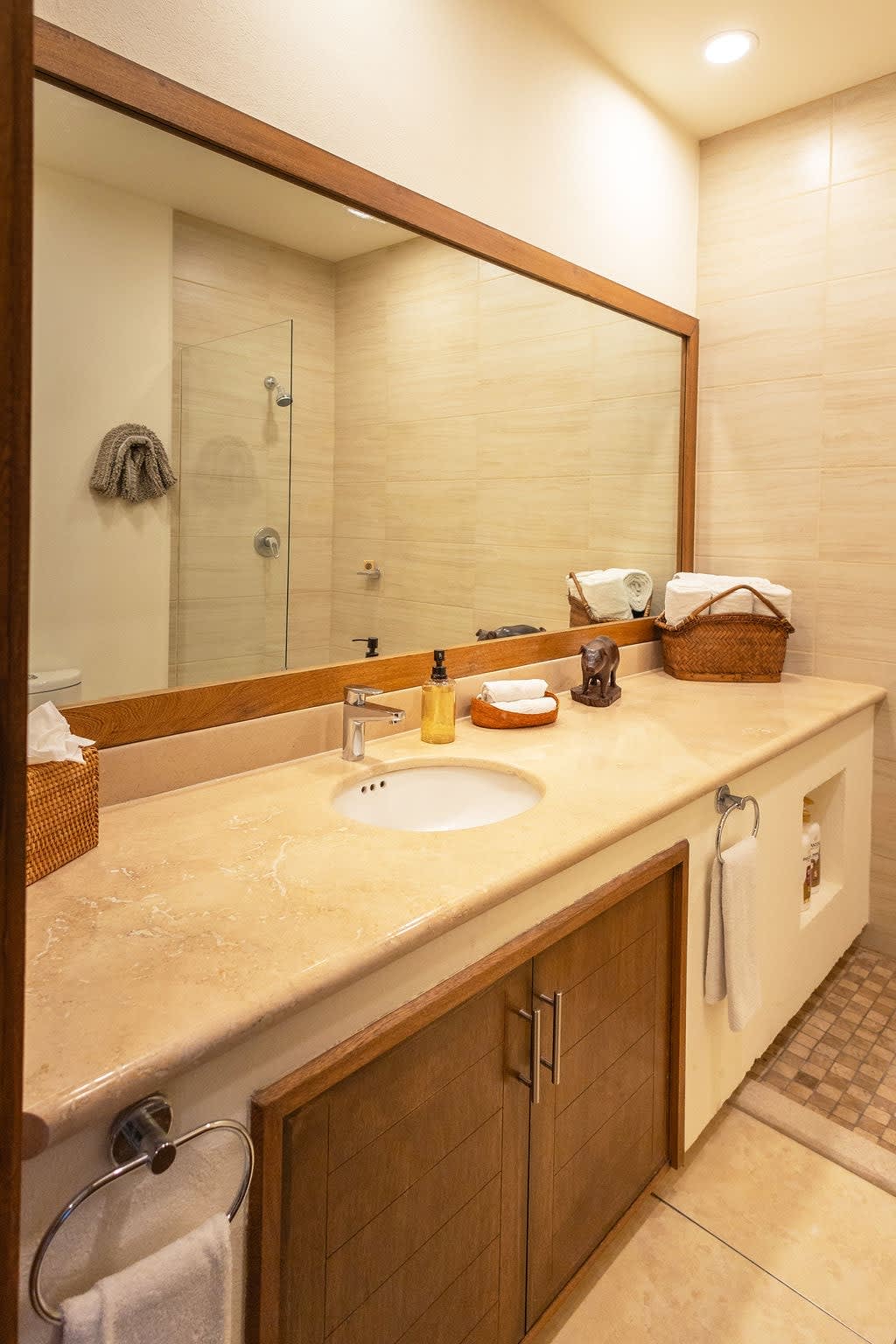 Large Full Bathroom