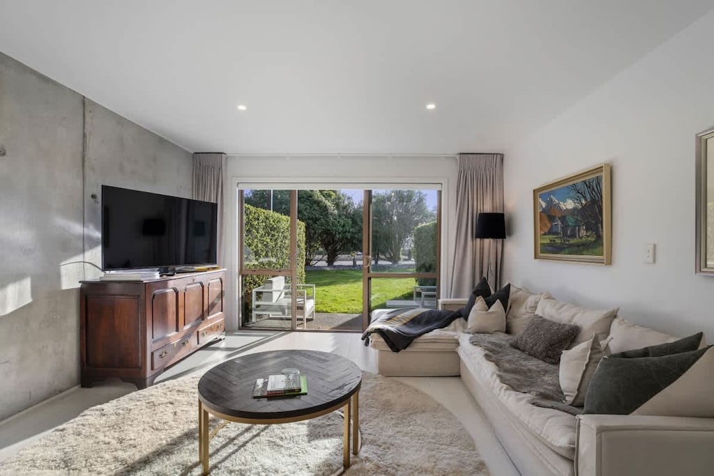 Sunny modern living room