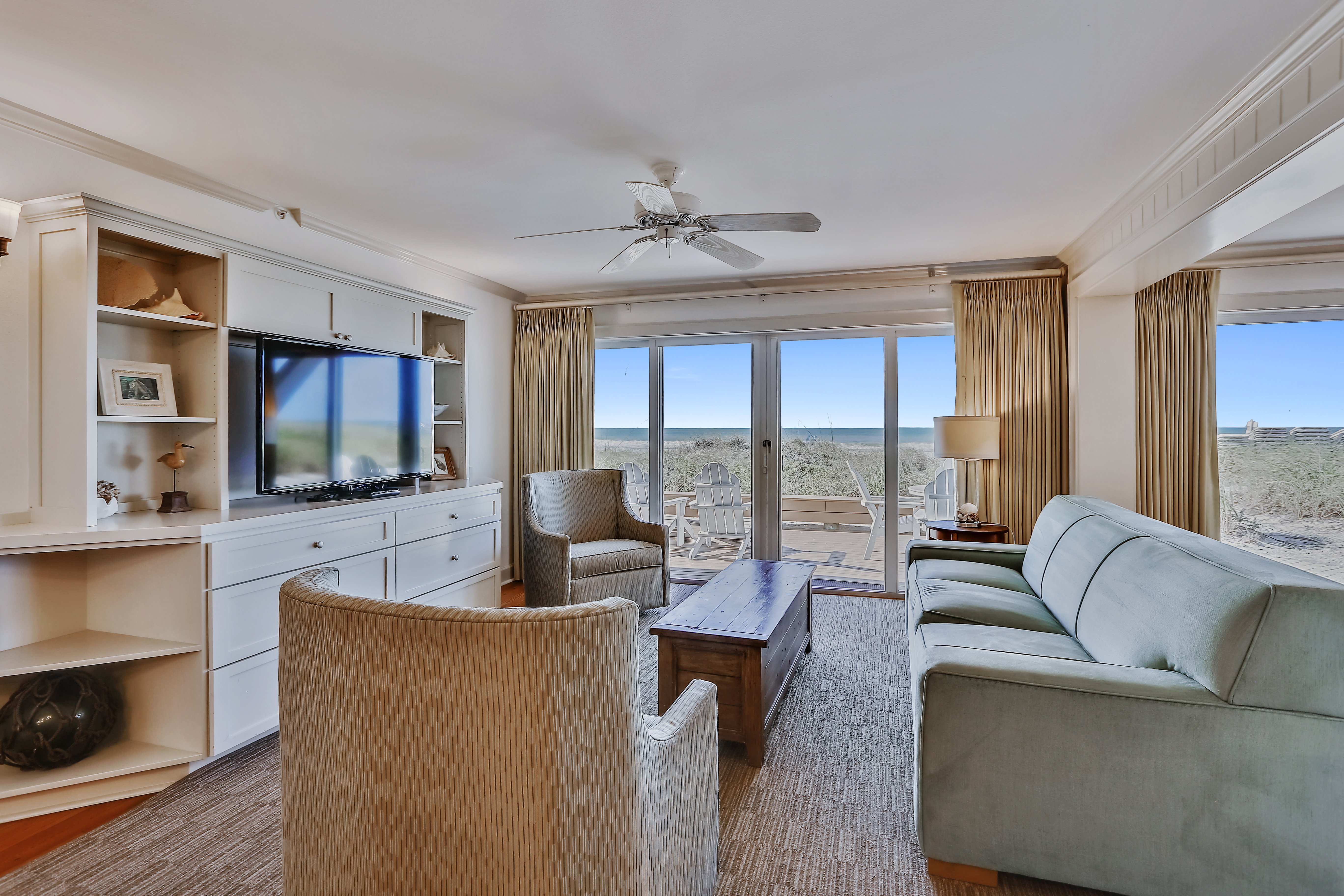Property Image 1 - Stunning Beach Front Condo with Panoramic Views