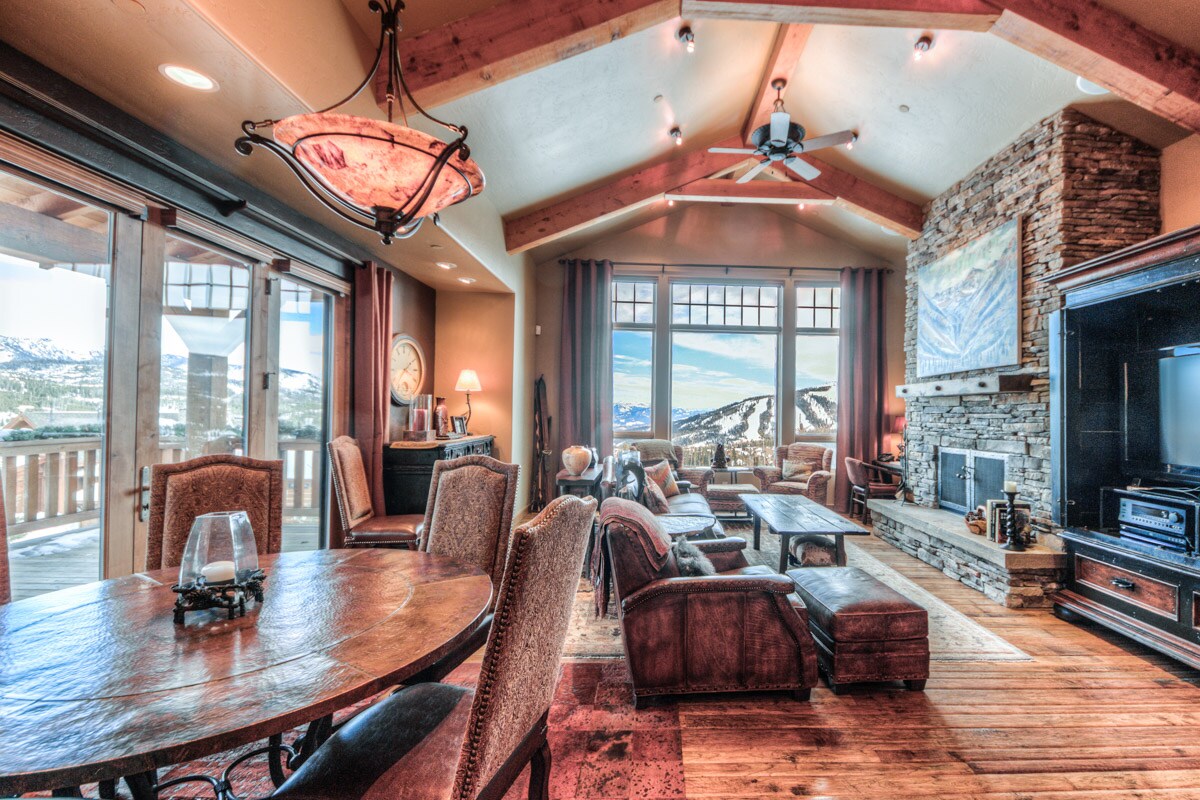 Property Image 2 - Montana Mountain View Luxury Suite 