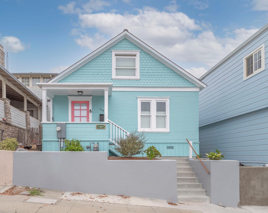 Welcome to Seagull's Nest! 3 Bed, 2 Bath Close to Downtown