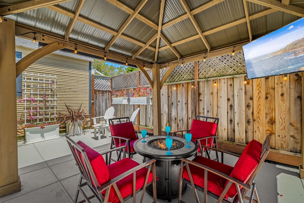 Welcome to "Ocean Park Sanctuary"!  A Short Walk to the Bay!