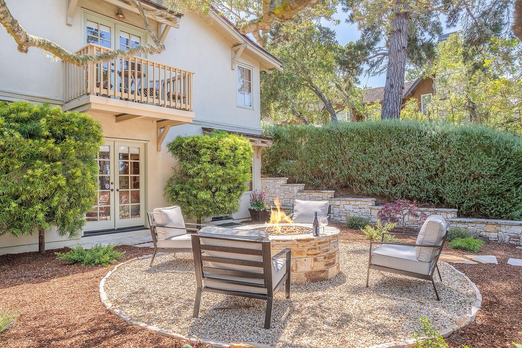 Welcome to "Blue Skies"!  Quintessential Carmel Cottage
