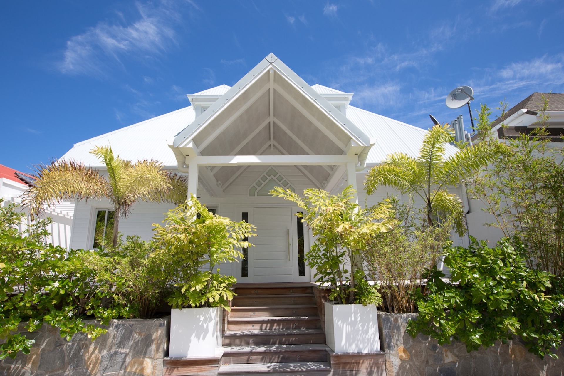 Property Image 1 - Precious Shore Villa close to Restaurants and Shops