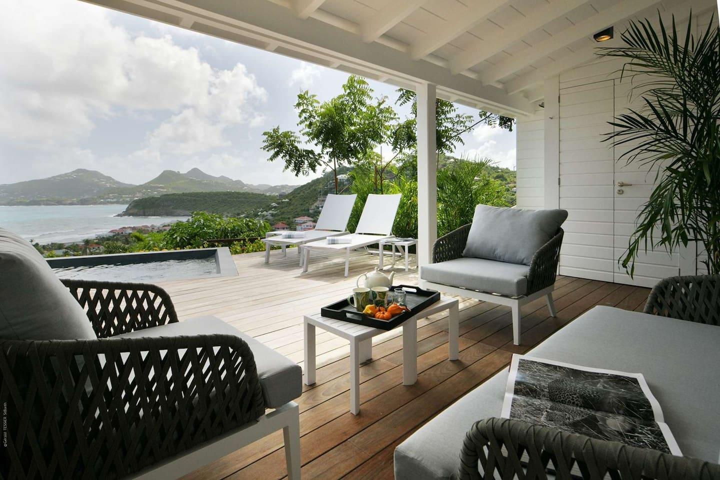 Property Image 2 - Four Season Villa with Calming Ocean Views