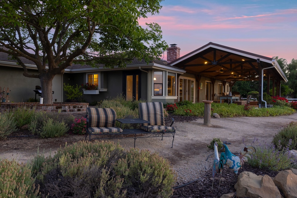 Spectacular sunset views.