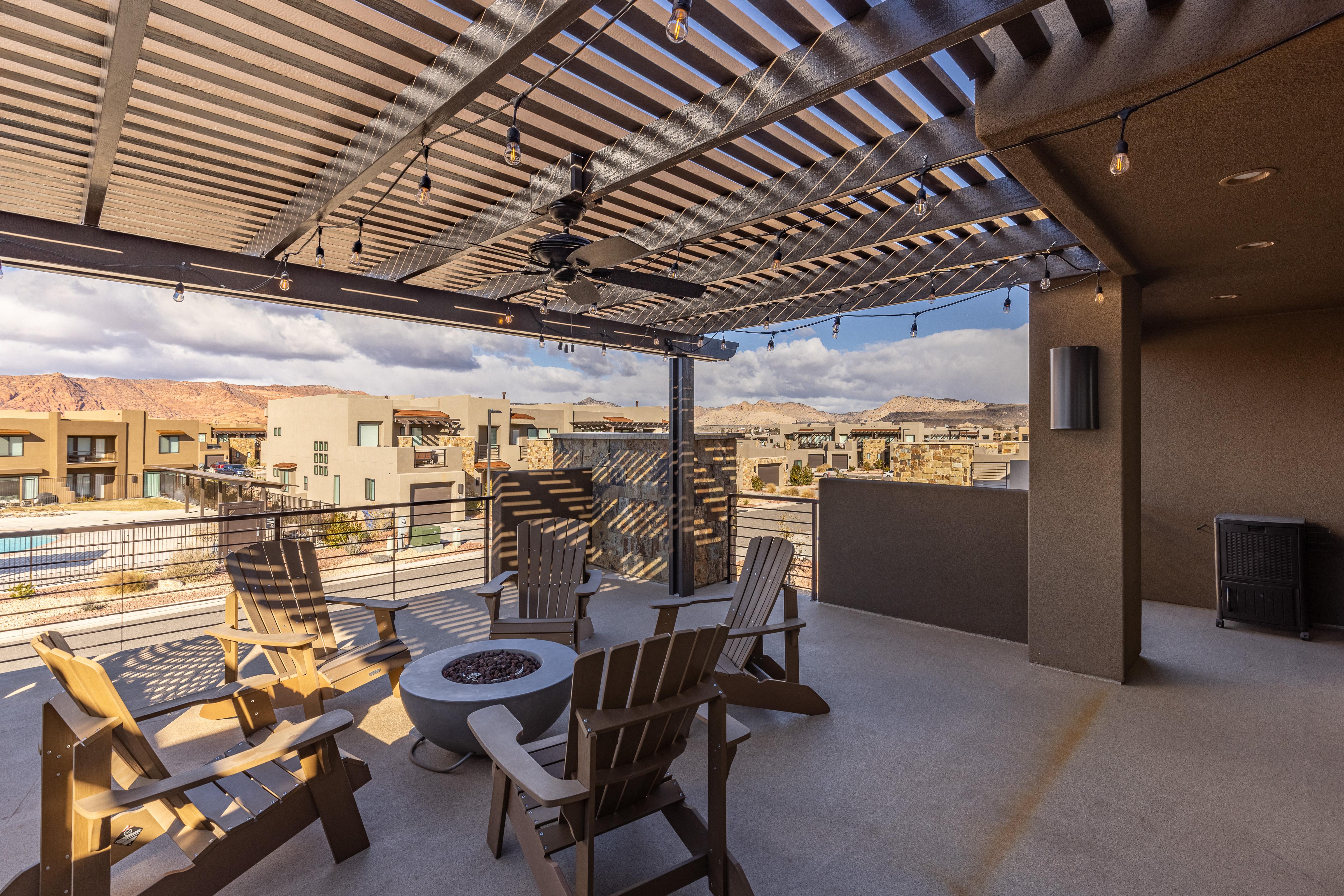 The views from the Front Patio are breathtaking and overlook the majestic red rock formations of Snow Canyon State Park