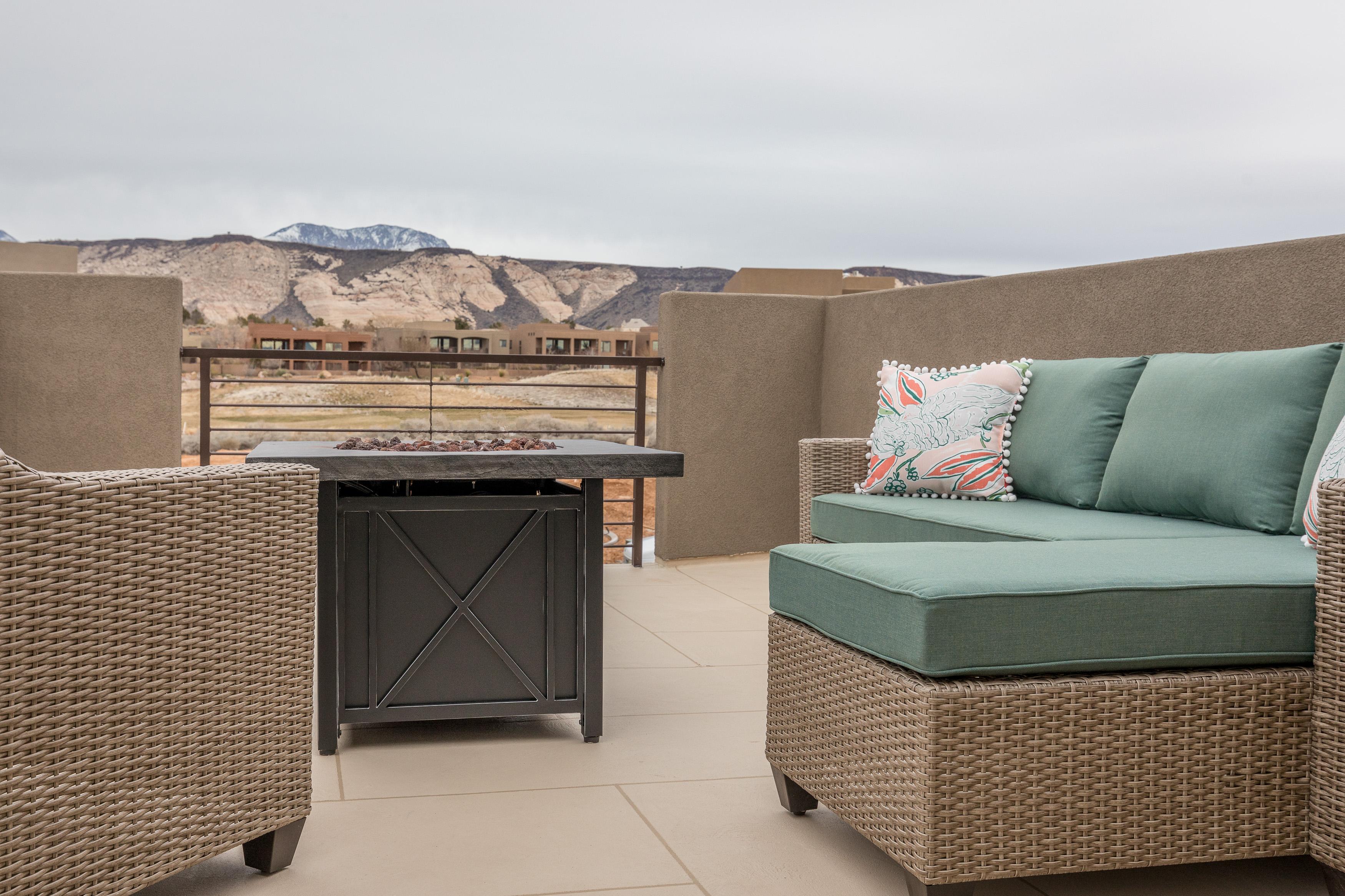 The views from the Front Patio are breathtaking and overlook the majestic red rock formations of Snow Canyon State Park