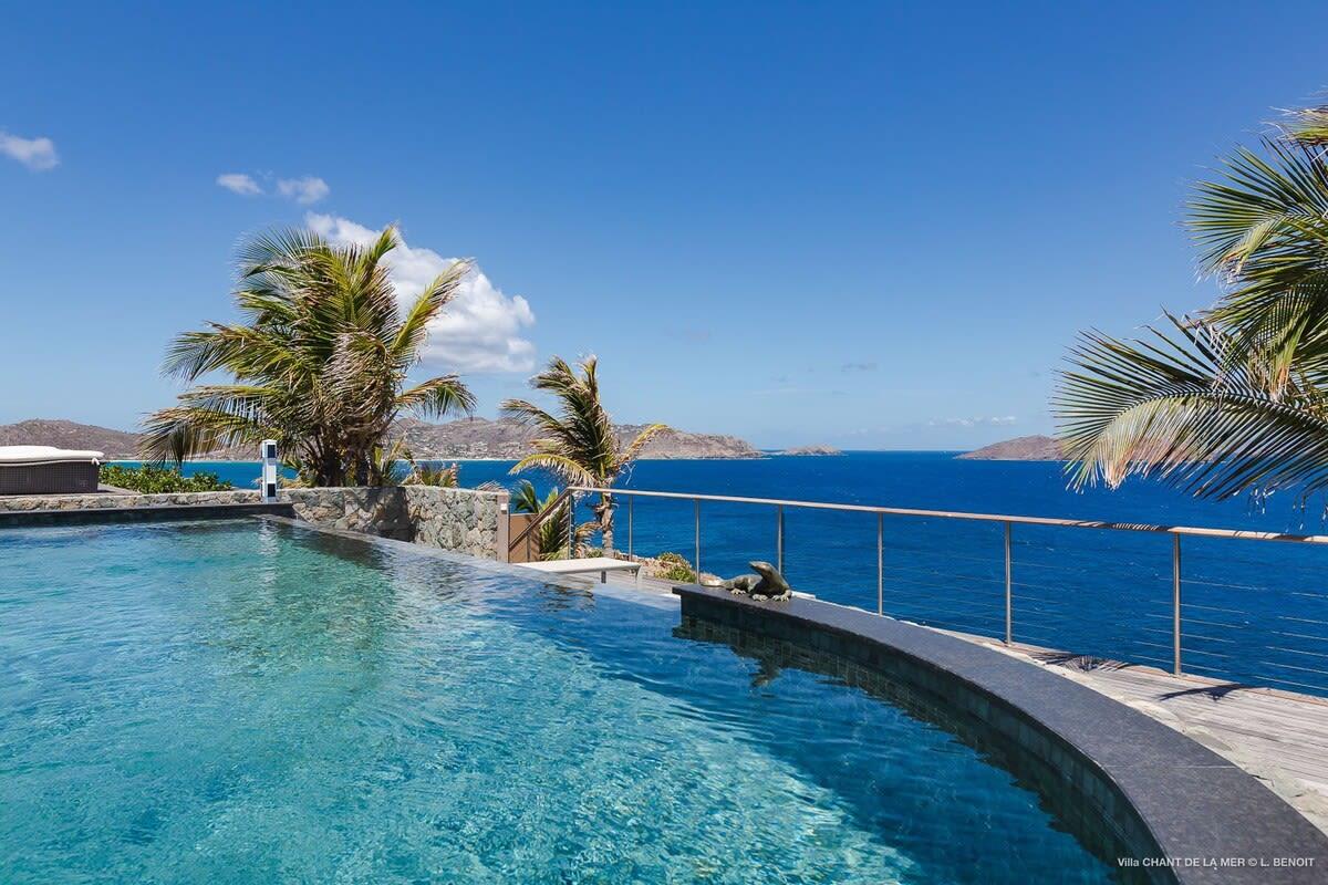 Property Image 2 - Refreshing Breeze Villa with Infinity Pool and Ocean View