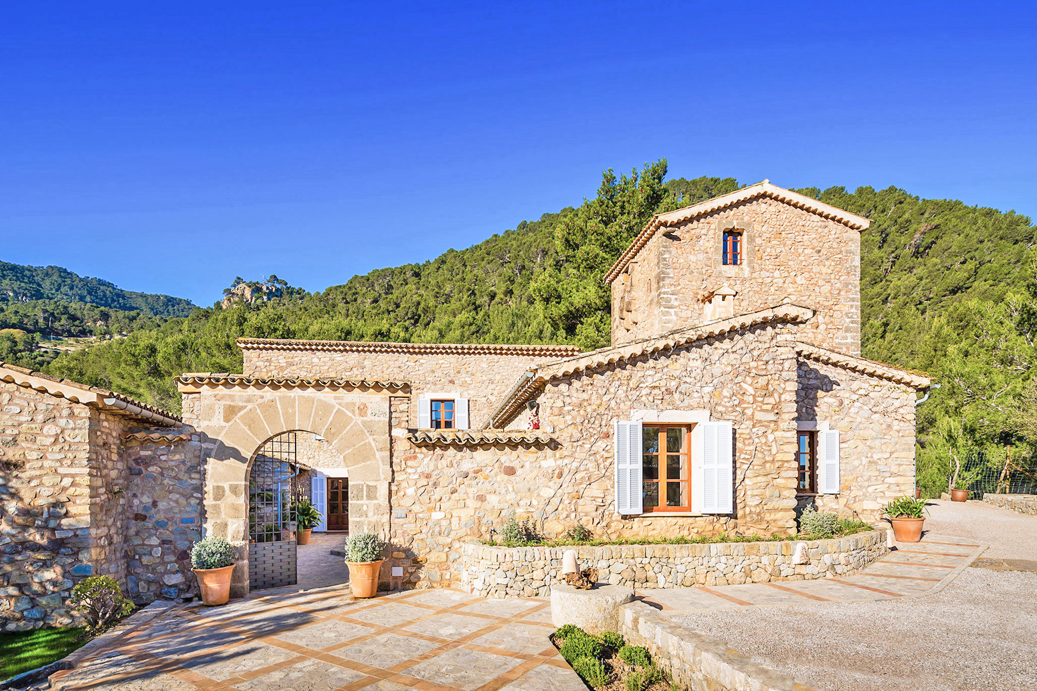 Property Image 2 - Beautiful, Traditional Secluded Villa with Large Pool and Amazing Views