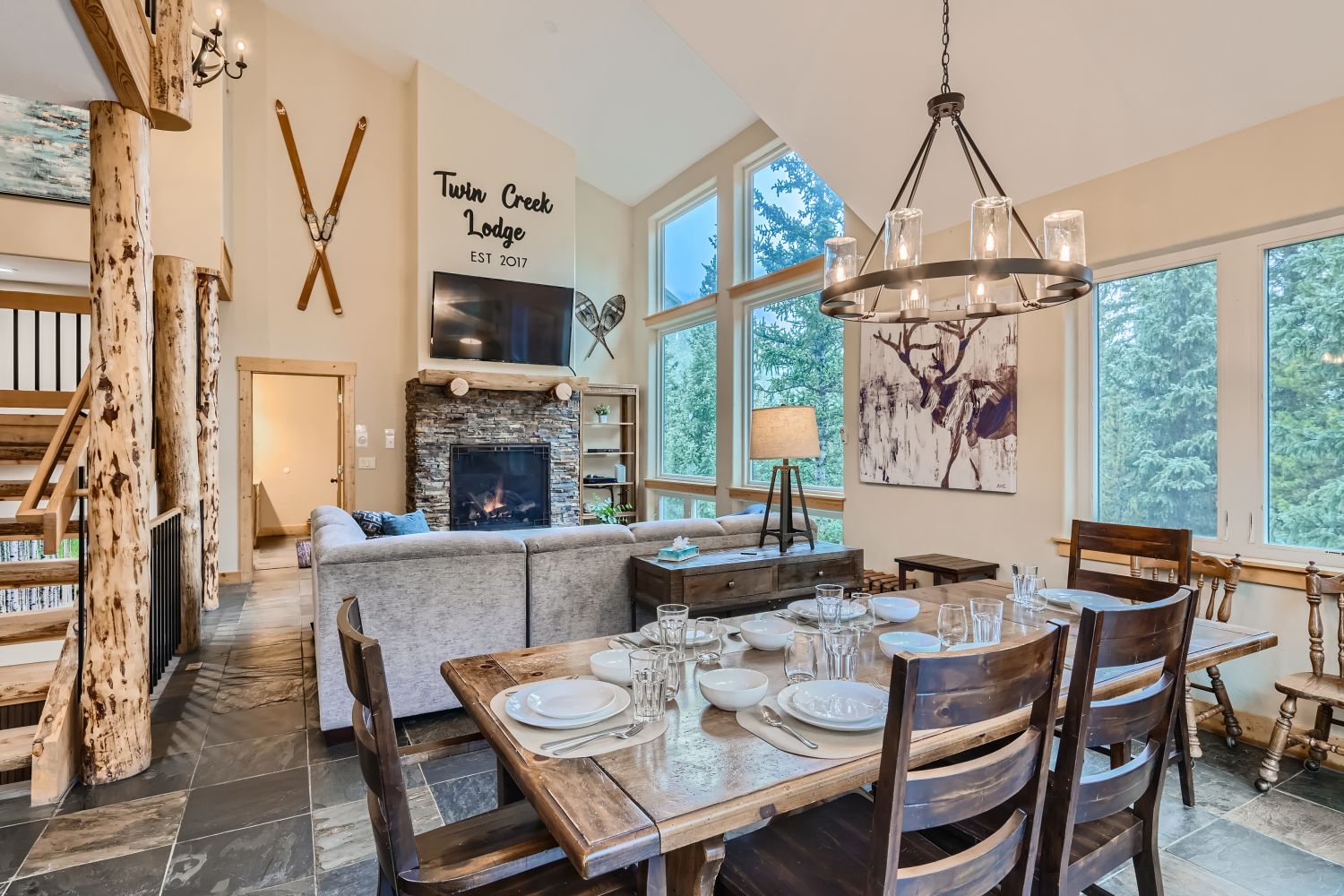 Open concept dining with comfortable seating for 6! - 